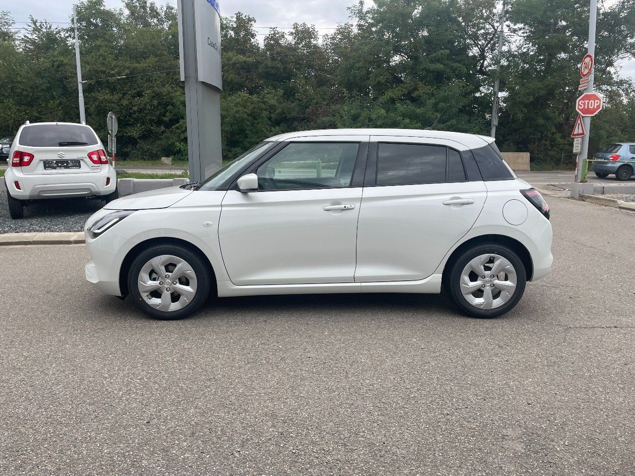 Suzuki Swift, Premium 1,2 DualJet automat - fotka 4