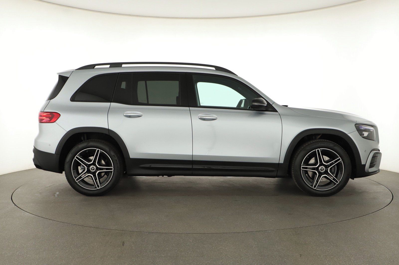 Mercedes-Benz GLB, GLB 200 d, AMG Line, Kamera - fotka 6