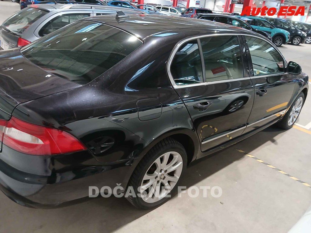 Škoda Superb, 2.0 TDi - fotka 2