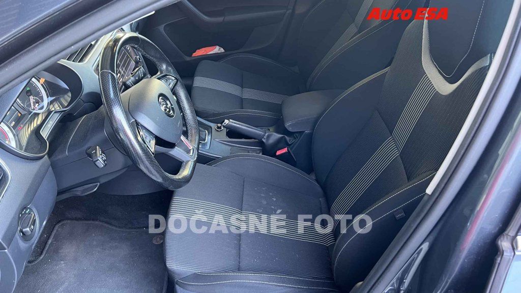 Škoda Octavia, 2.0 TDi,ČR - fotka 3