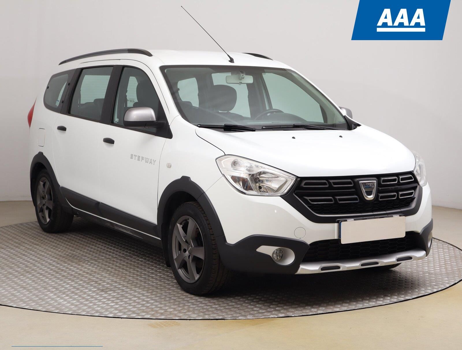 Dacia Lodgy, 1.6 SCe, Stepway, 7 míst, ČR