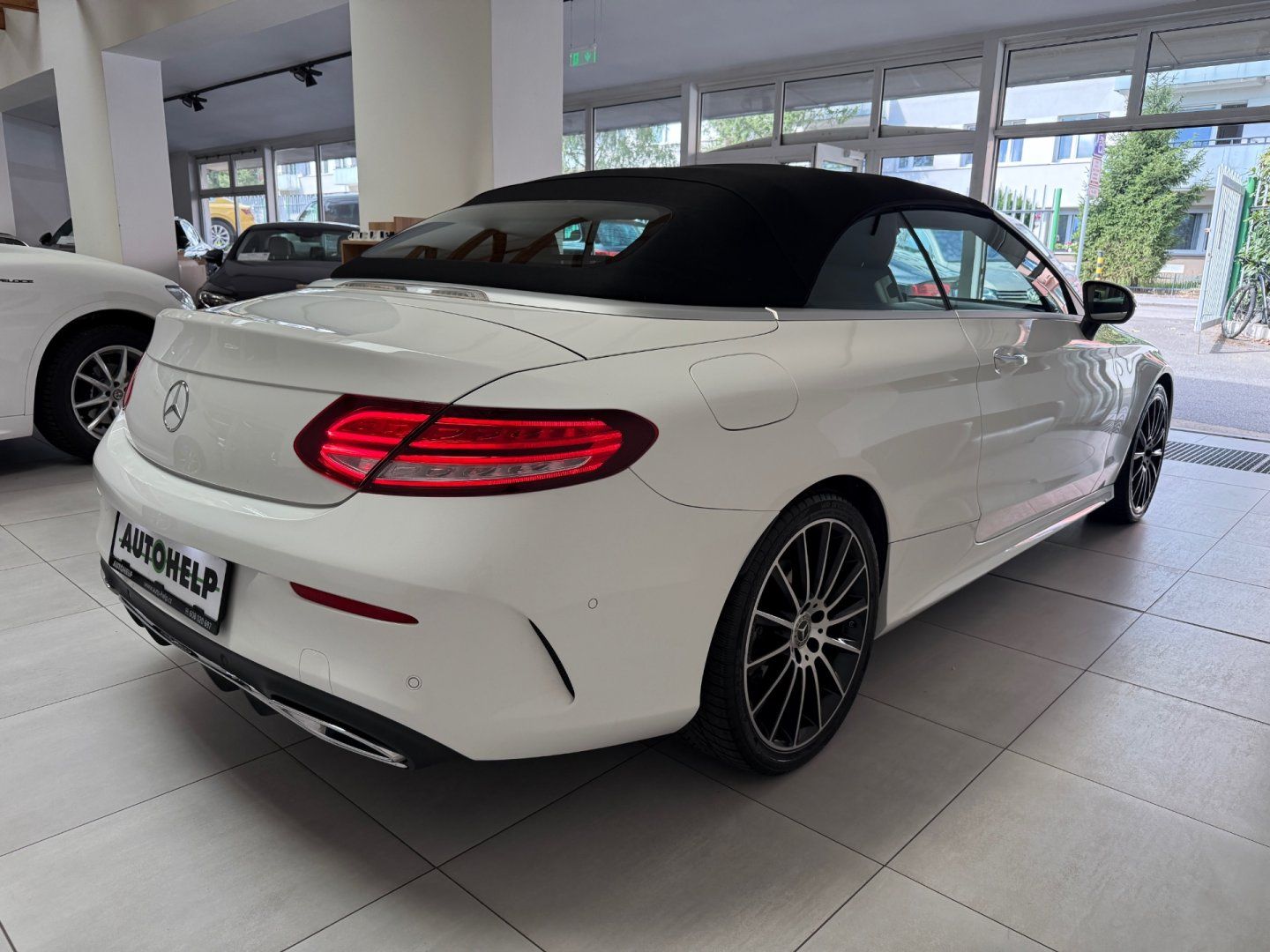 Mercedes-Benz Třídy C, 300d AMG 180 kW - fotka 4