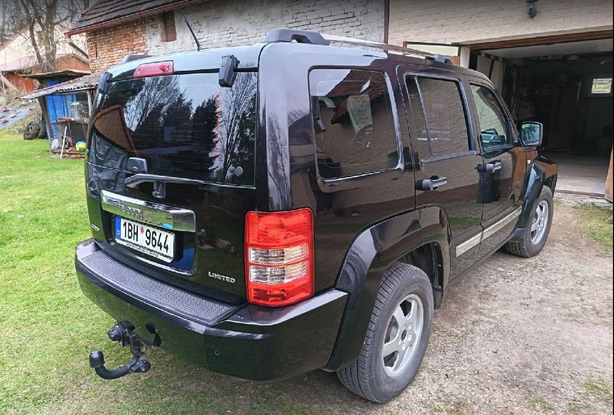 Jeep Cherokee, JEEP KK 2008 servisováno - fotka 3