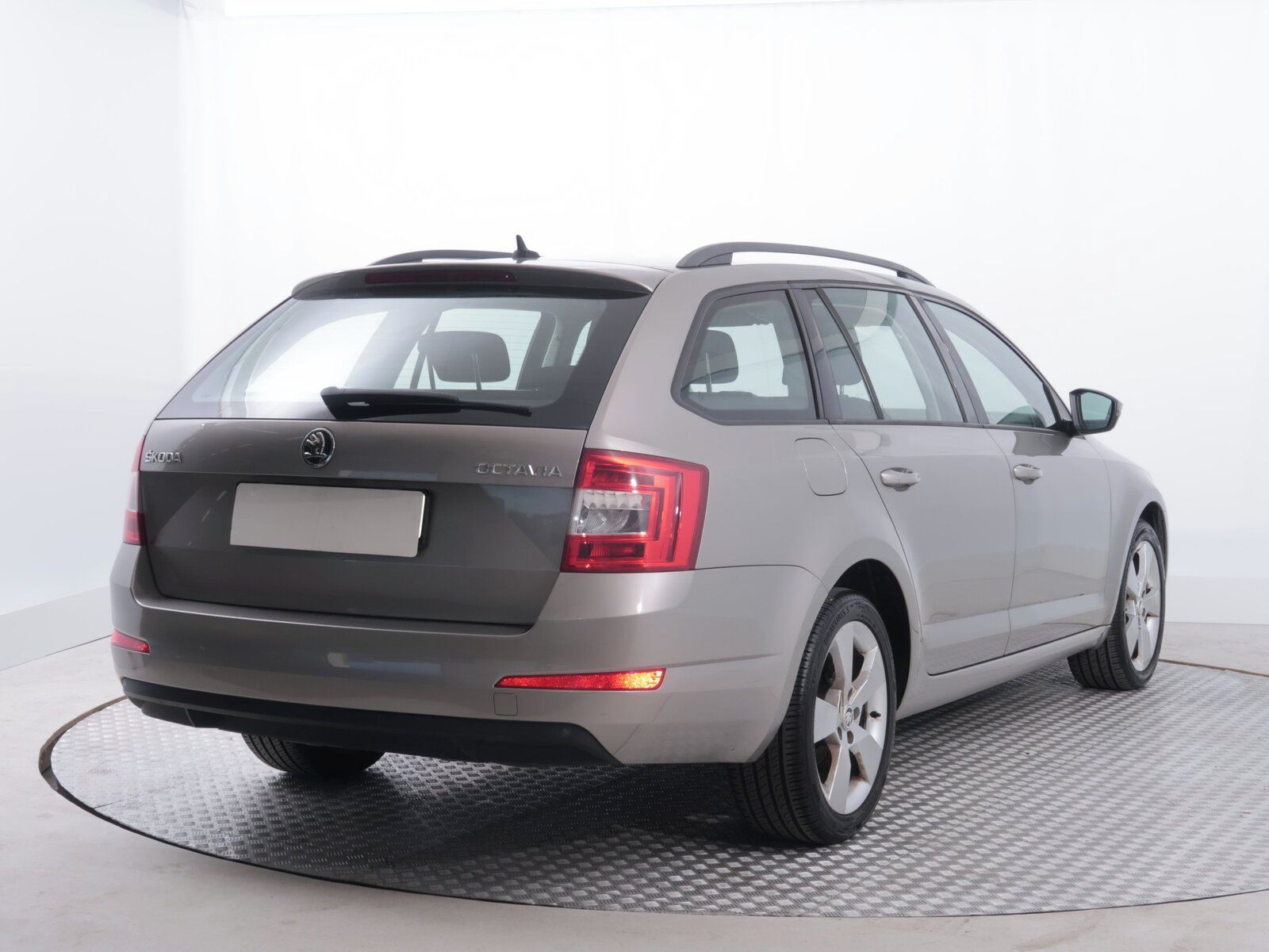 Škoda Octavia, 1.6 TDI, Automatická klima - fotka 5