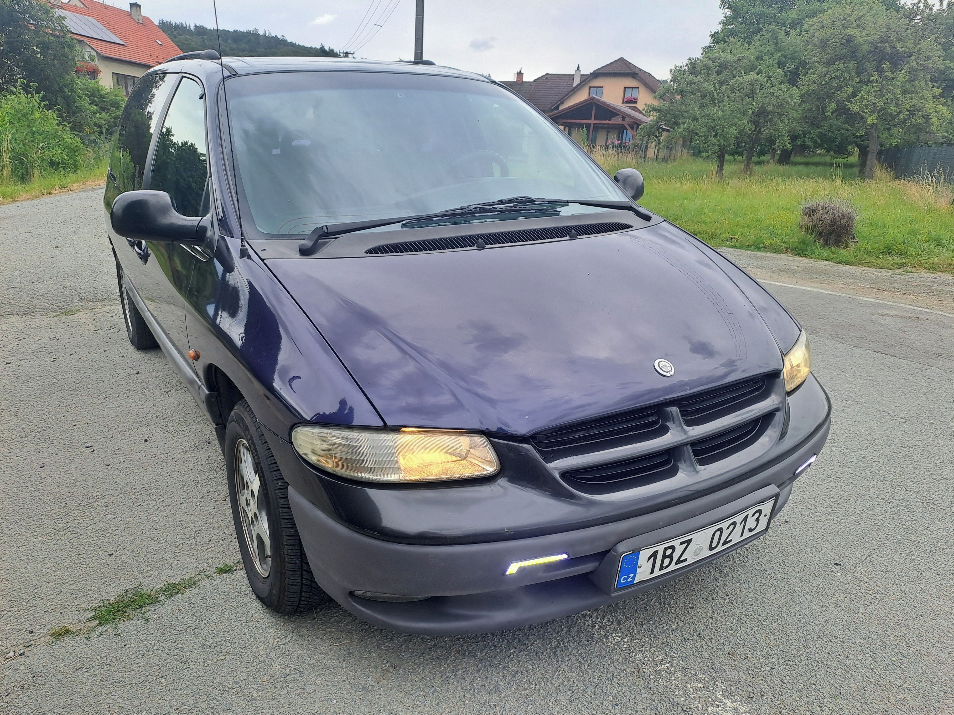 Chrysler Voyager, 2,5TD 7MÍST,NOVÁ STK,S.KNIHA - fotka 5