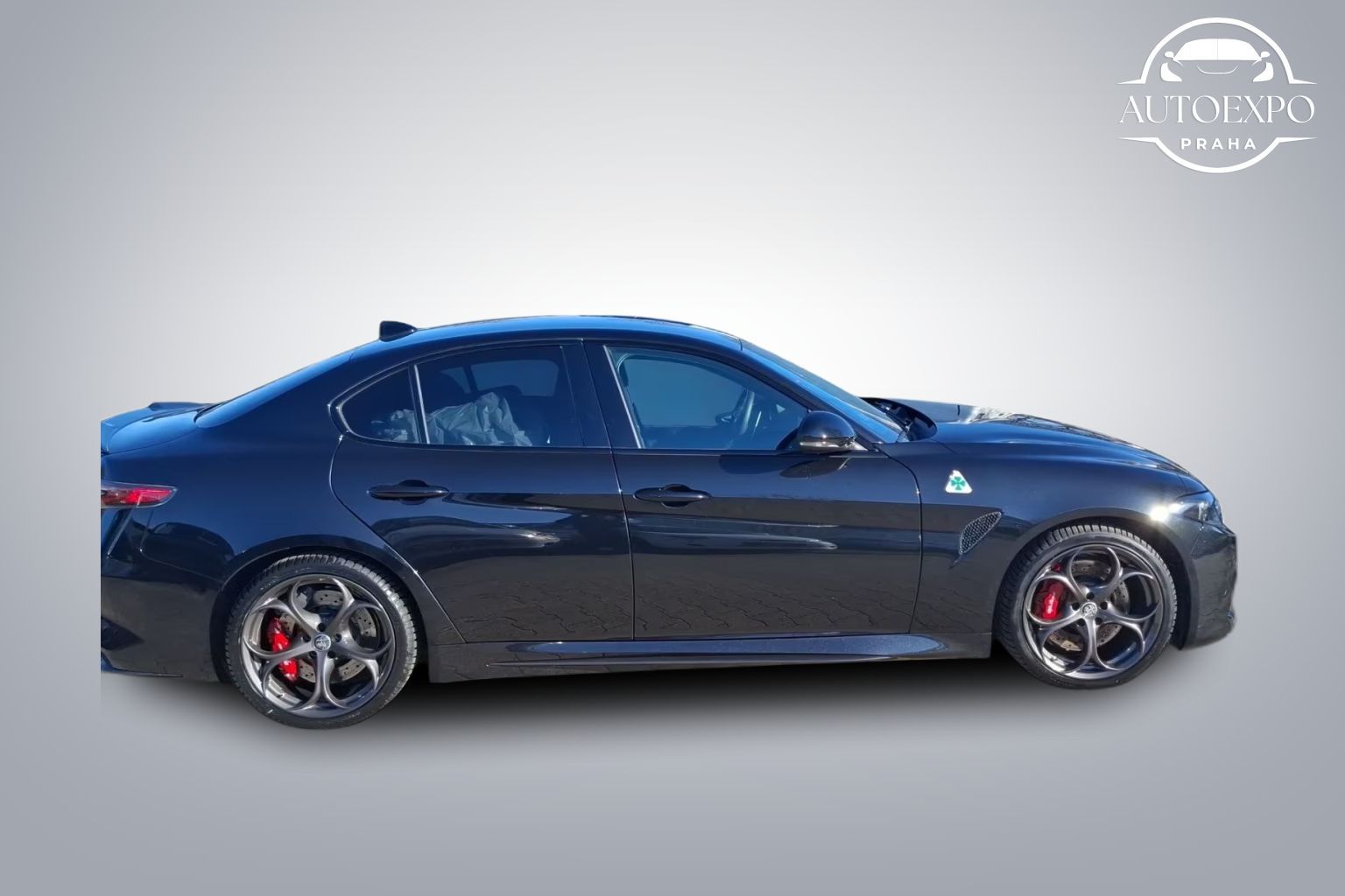Alfa Romeo Giulia, Quadrifoglio 2.9 V6 Bi-Turbo - fotka 3
