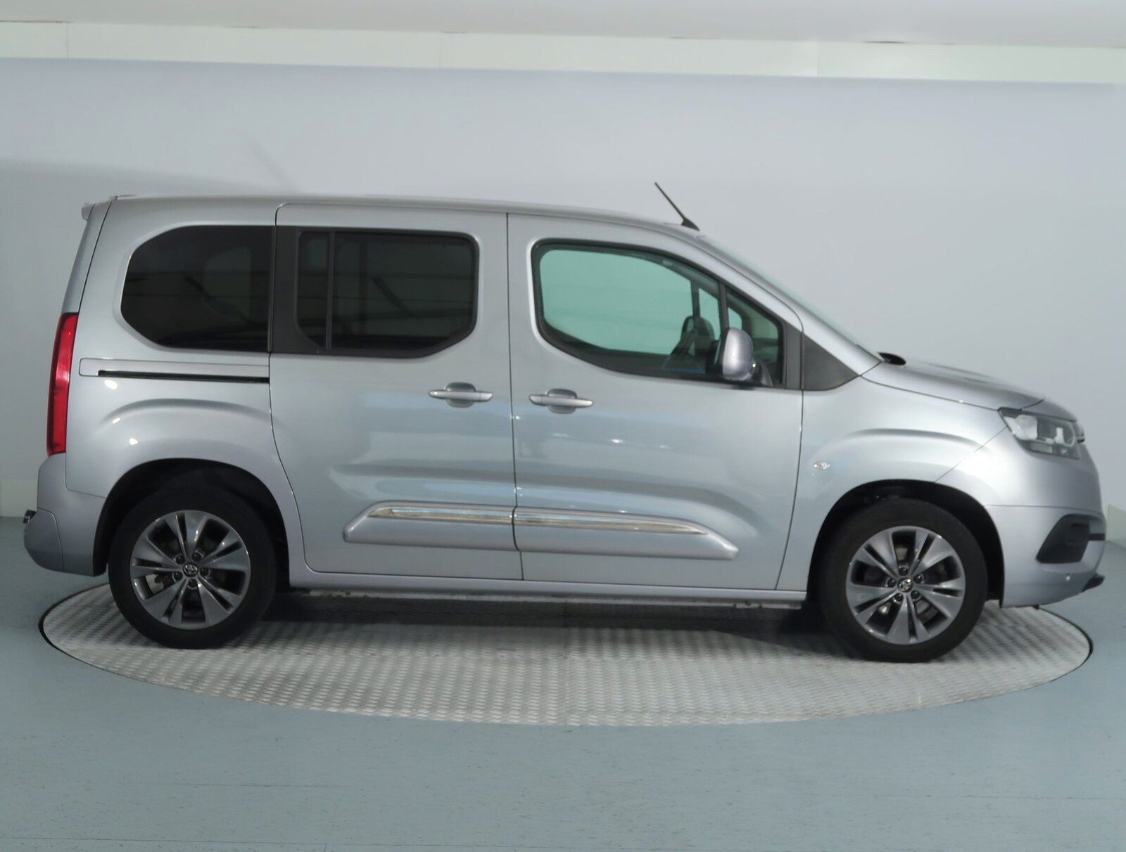 Toyota Proace City Verso, 1.2 T, Family, 5Míst, Klima - fotka 6