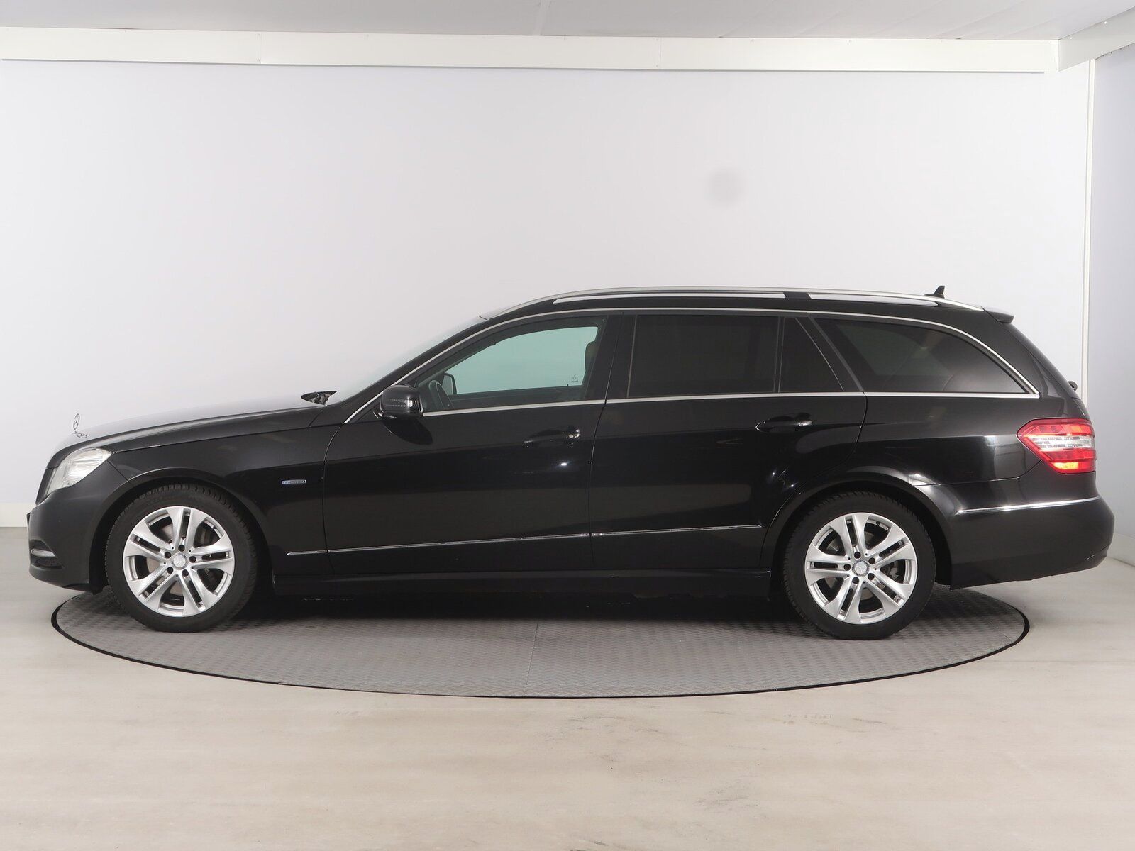 Mercedes-Benz Třídy E, 250 CDI, Automat, Navi - fotka 3