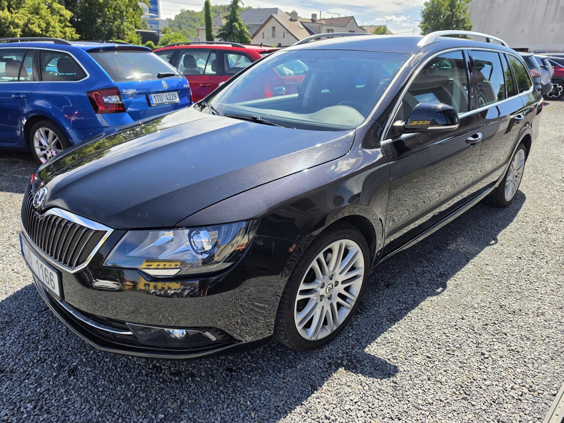 Škoda Superb, 2.0 TDi DSG TZ Xenon - fotka 2