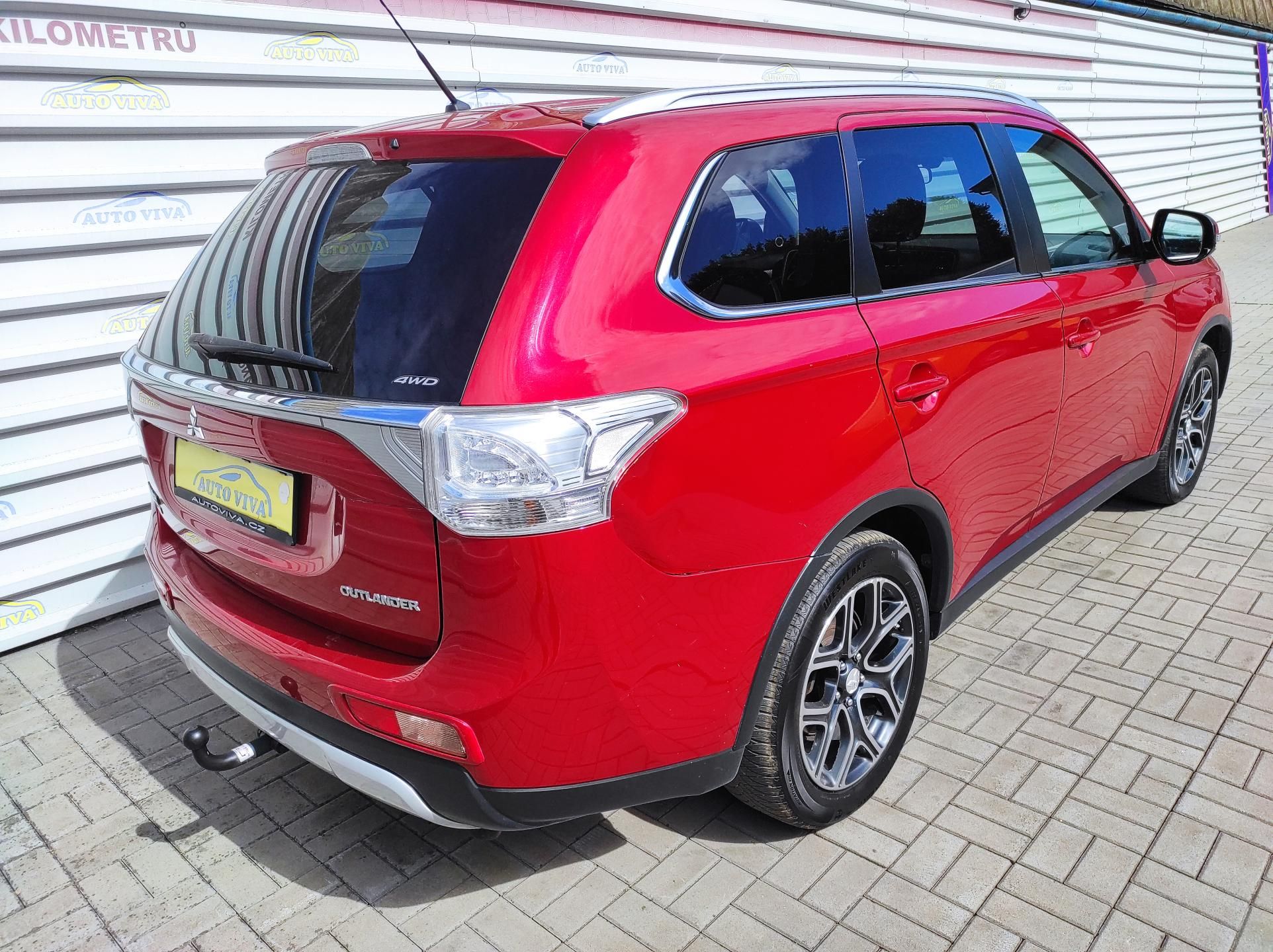 Mitsubishi Outlander, 2.2D 110kW 6 st. MAN 4X4 7Míst - fotka 3