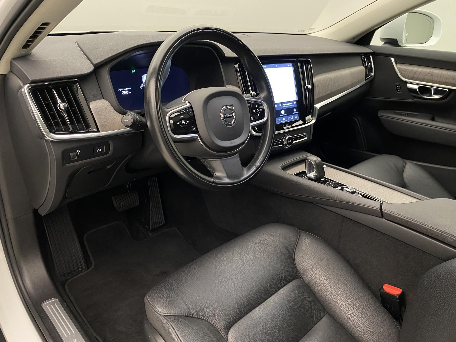 Volvo V90, CC B4 AWD PLUS AUT - fotka 4