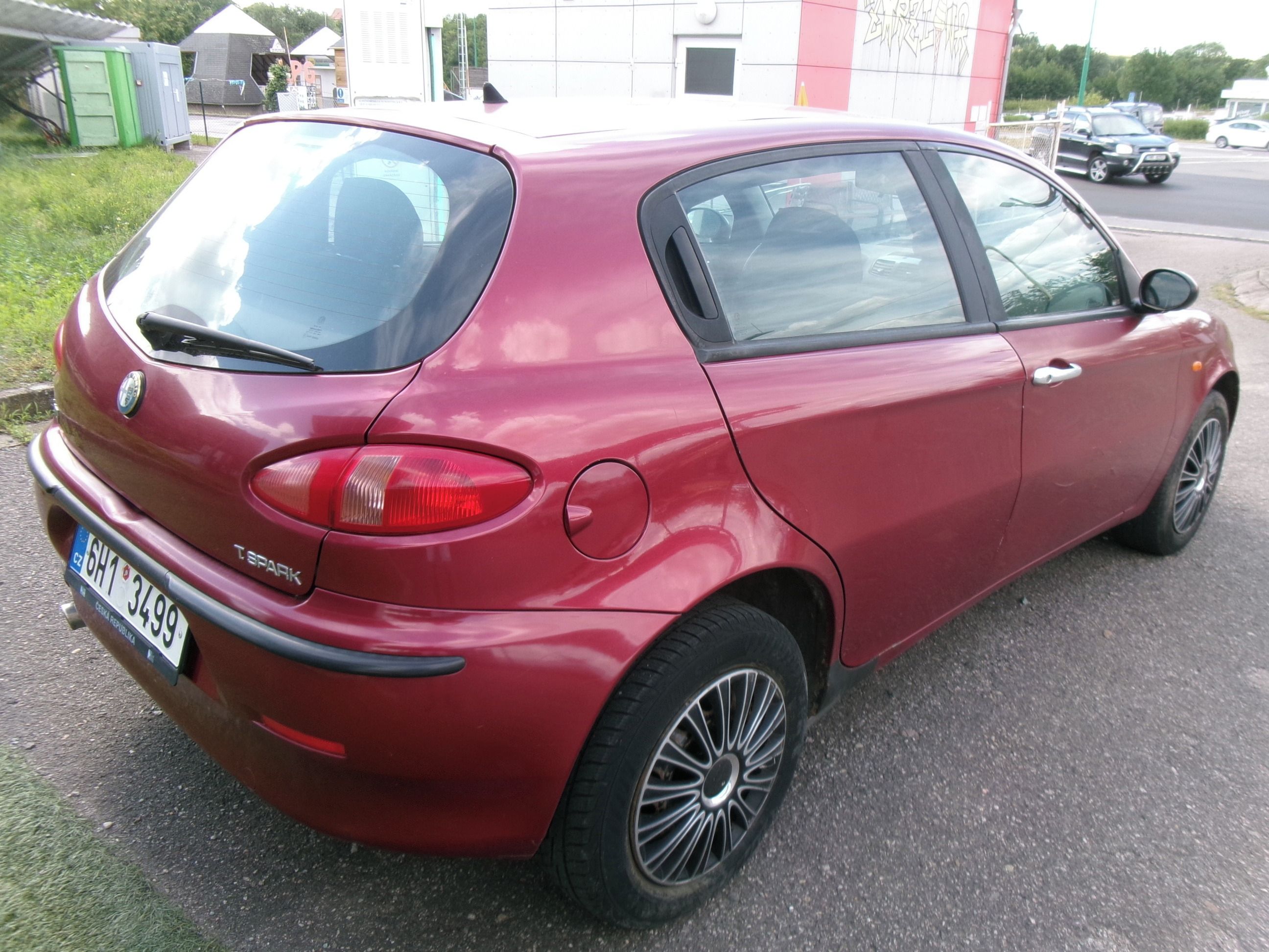 Alfa Romeo 147, 1.6i CZ,2.maj. - fotka 6