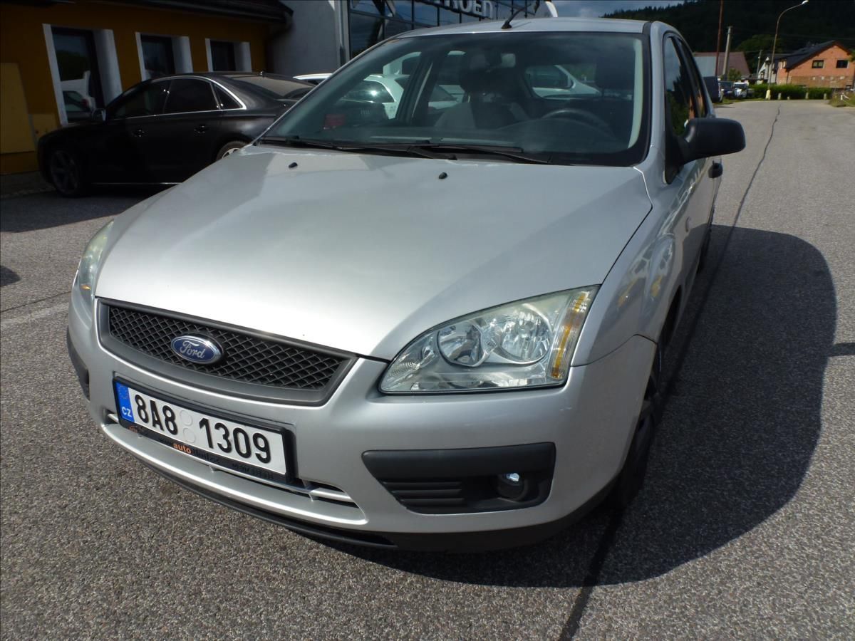 Ford Focus, 1,6 16V NOVÁ STK - fotka 3