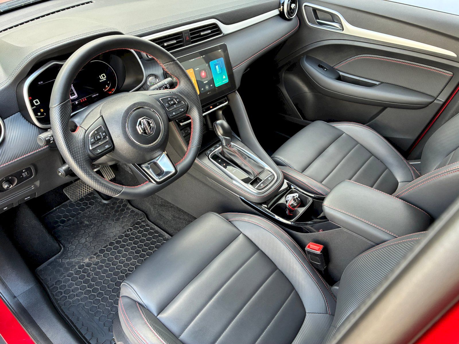 MG ZS, 1,0 TGI / 82 kW Exclusive 6AT - fotka 5