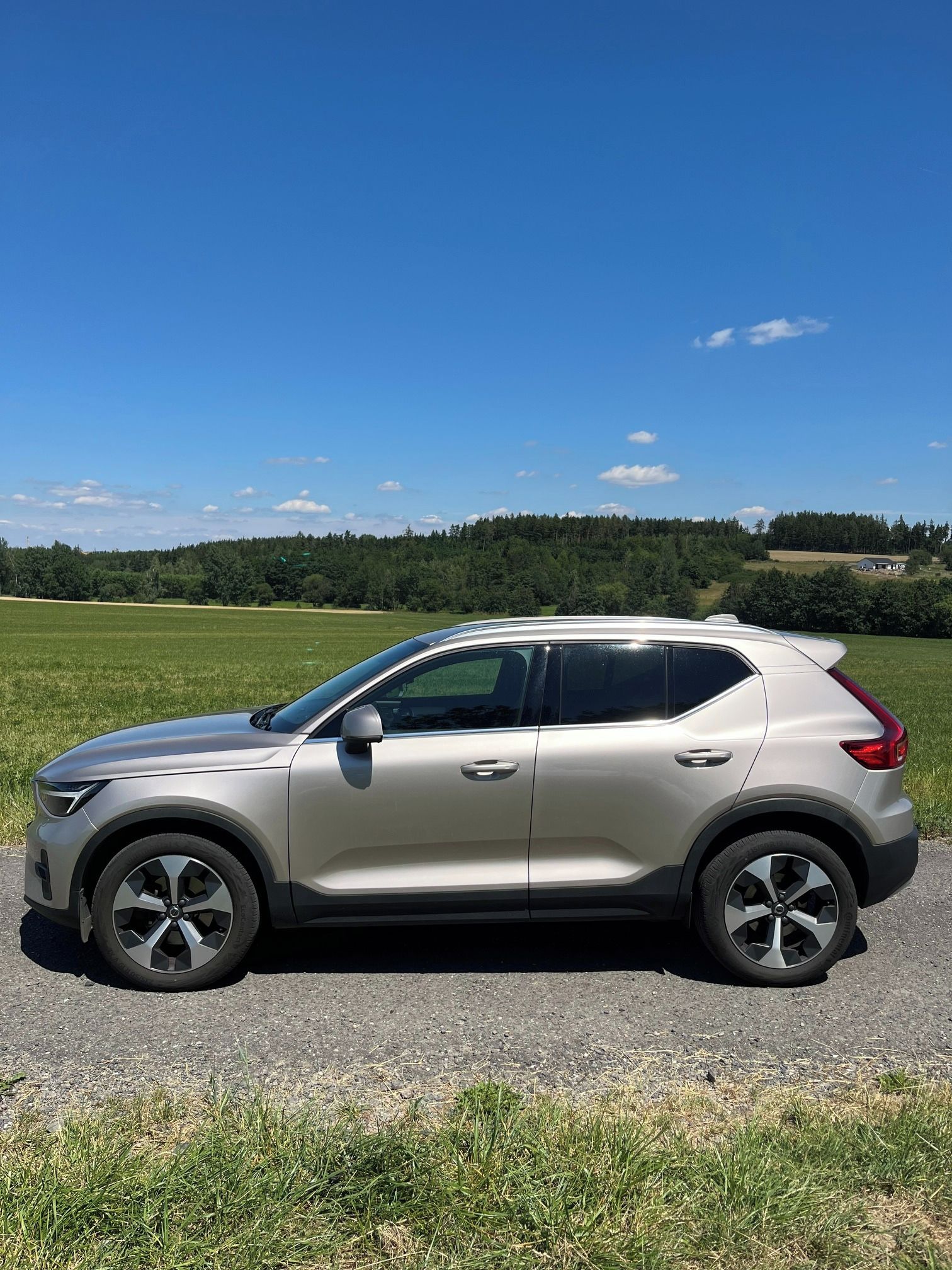 Volvo XC40, VOLVO XC40 B3 FWD AUT PLUS - fotka 3