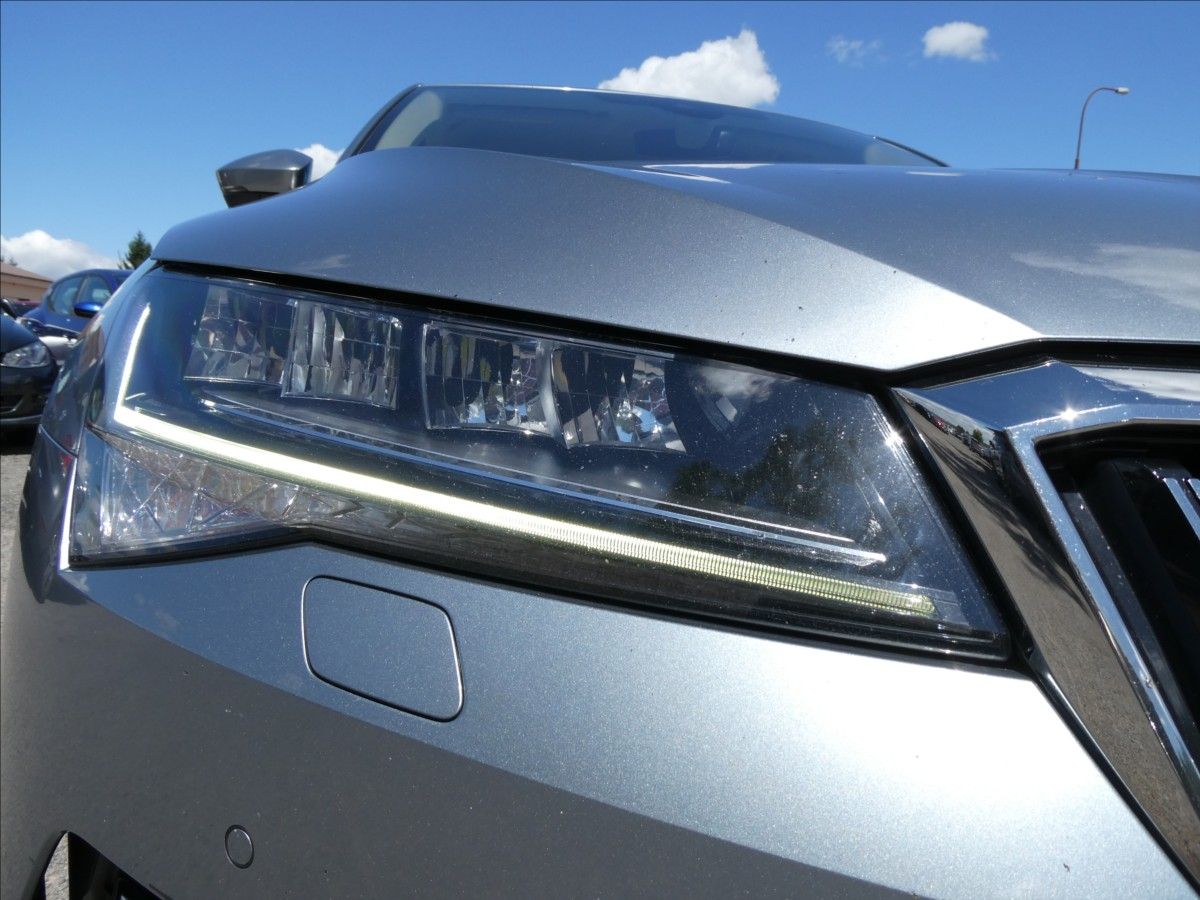 Škoda Superb, 1,5 TSi 110kW 1.majitel,DSG,ČR - fotka 5