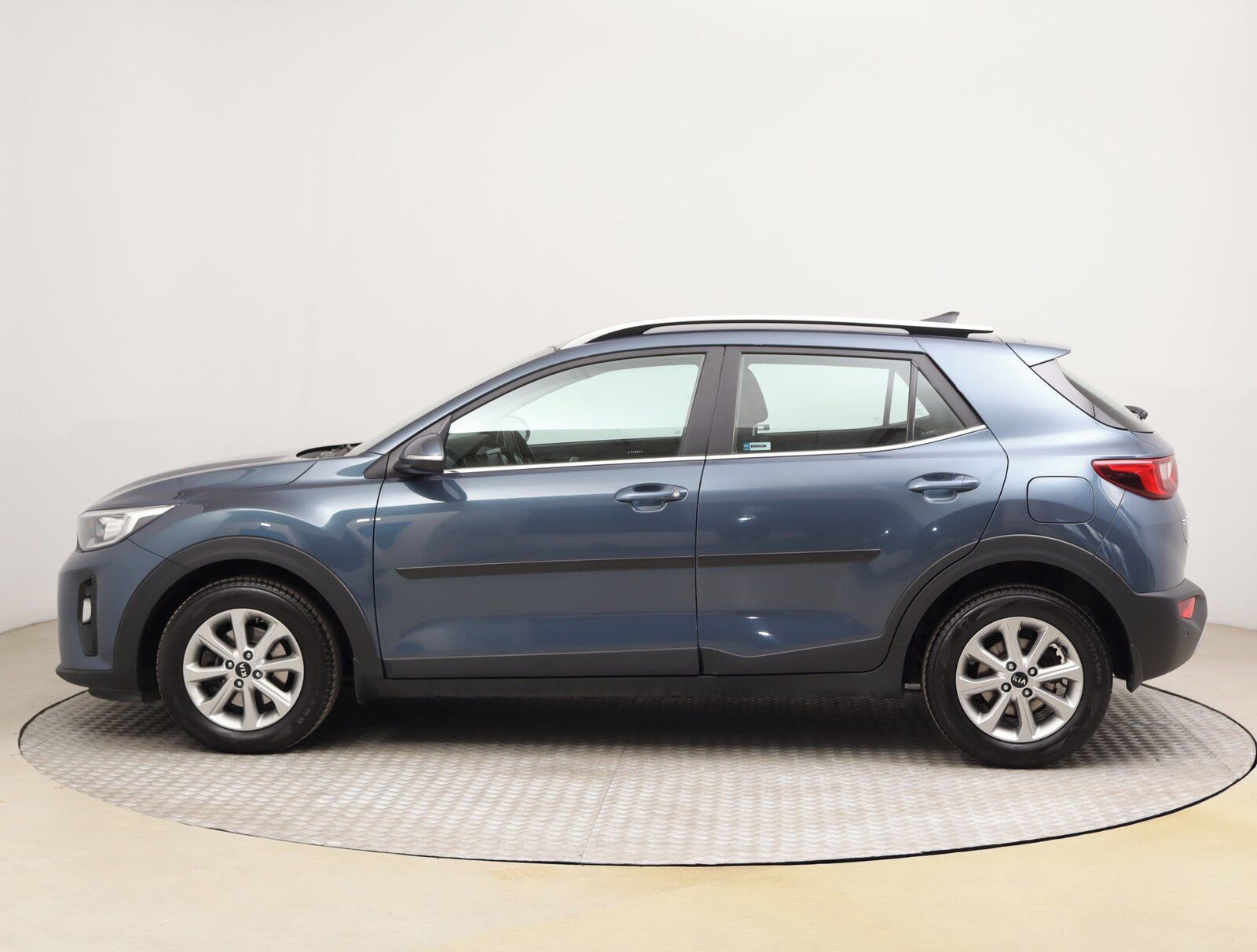 Kia Stonic, 1.0 T-GDI, Automat, ČR,1.maj - fotka 3
