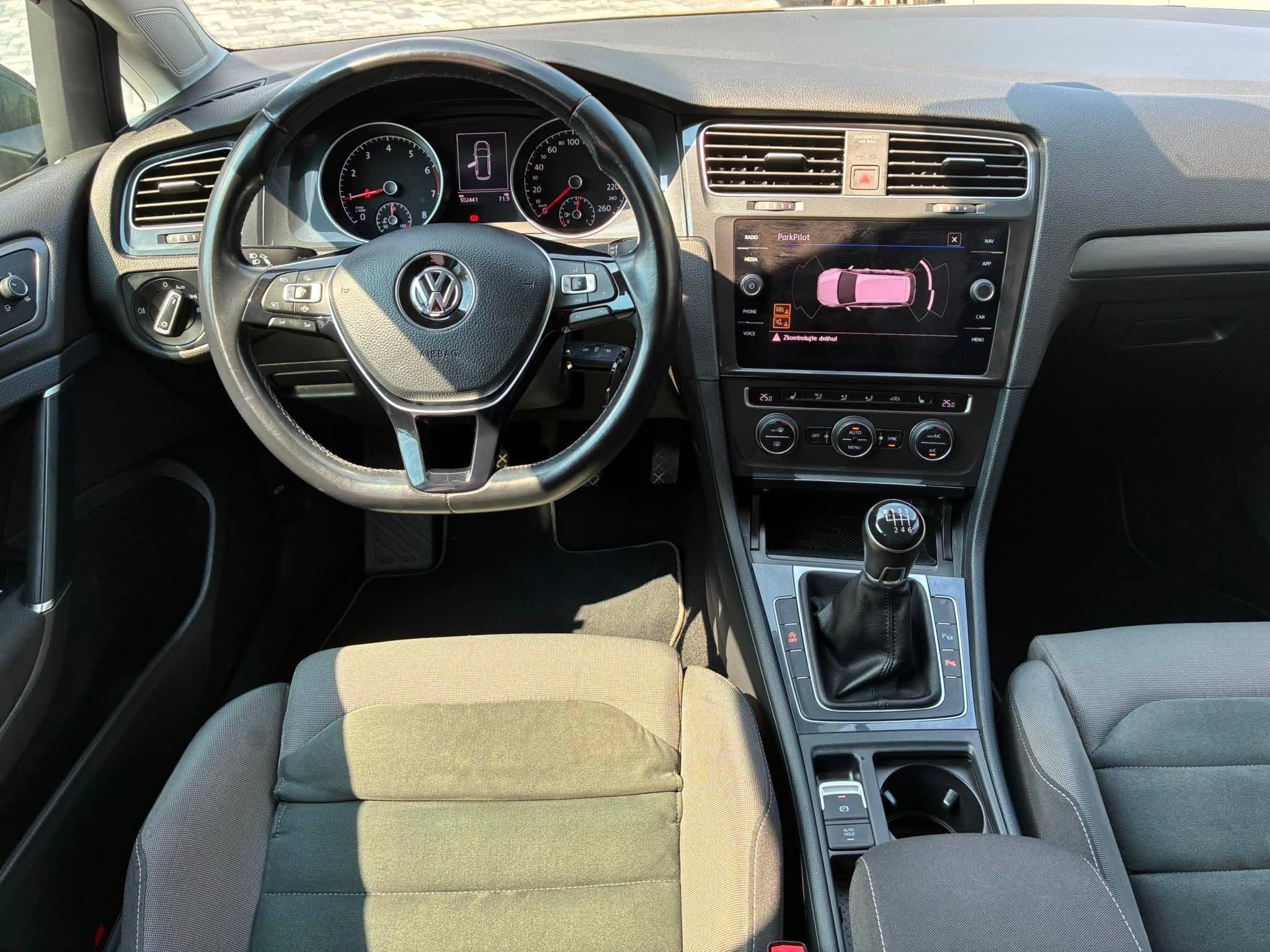 Volkswagen Golf, Variant 1.5 TSI R-Line - fotka 5