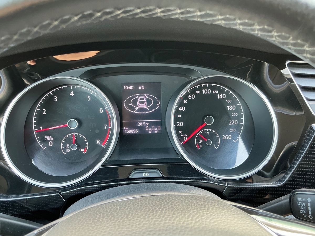 Volkswagen Touran, 1.4Tsi 110KW 7-MÍST BUFÍK TAŽN - fotka 4