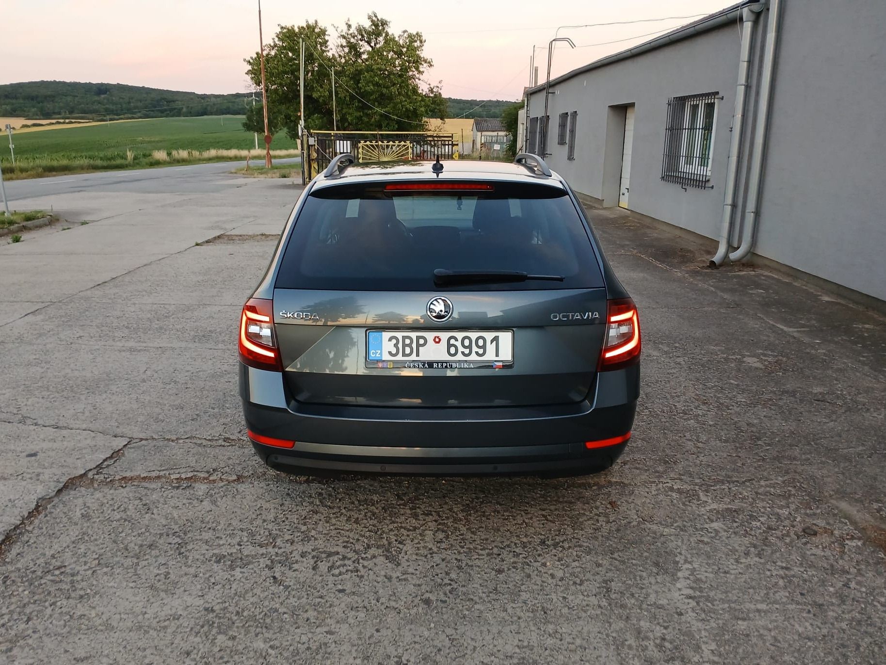 Škoda Octavia, 110kW,FULL LED,ROZVODY,199tkm - fotka 5