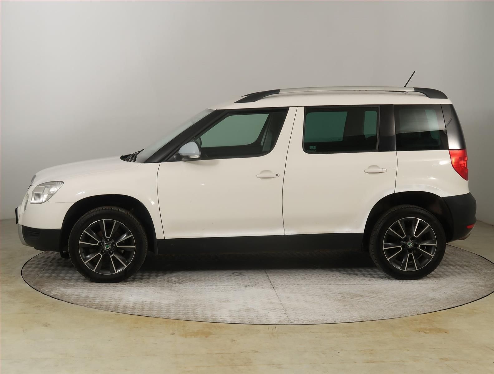 Škoda Yeti, 2.0 TDI, 4X4, ČR,1.maj - fotka 3