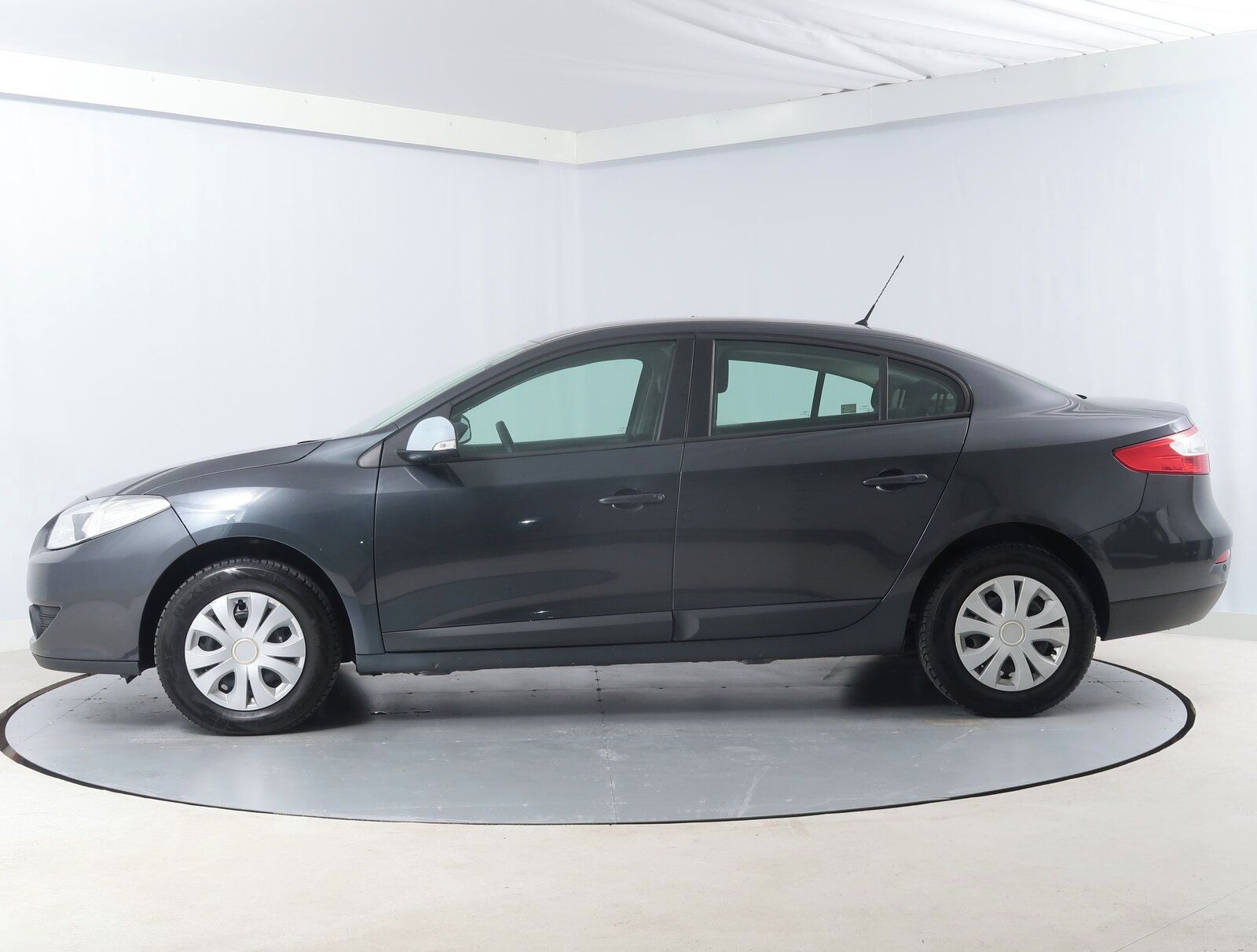 Renault Fluence, 1.6 16V, Klima, Tempomat - fotka 3
