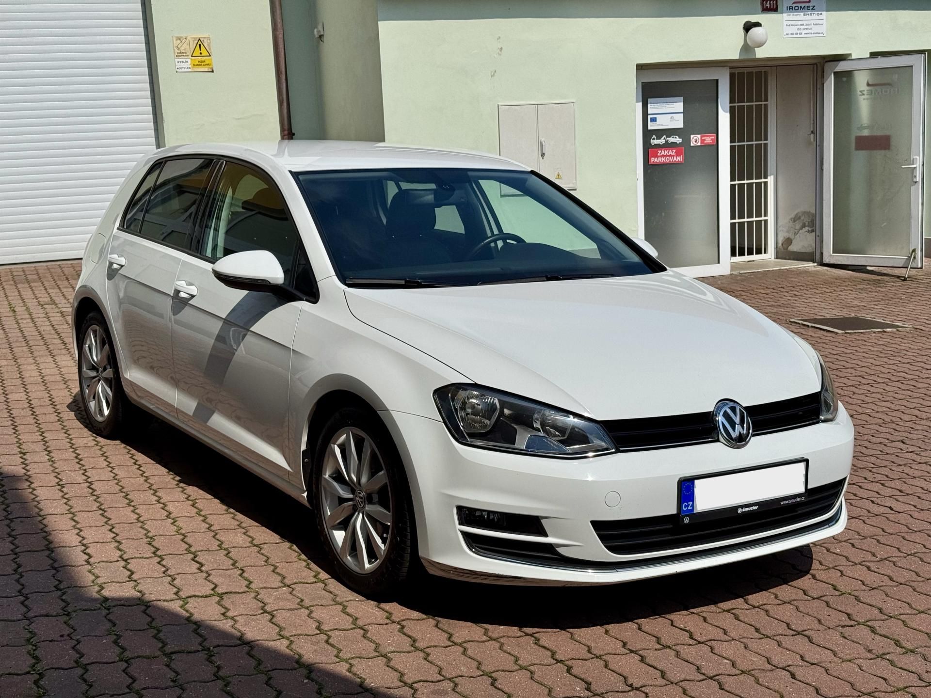 Volkswagen Golf, 1.4TSI 103kW Highline - fotka 4