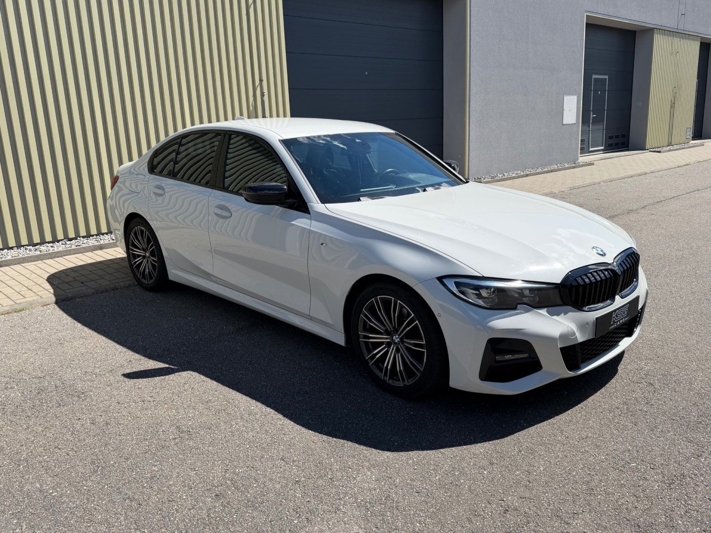 BMW Řada 3, 320d x-Drive 140kW M-Sport! - fotka 4