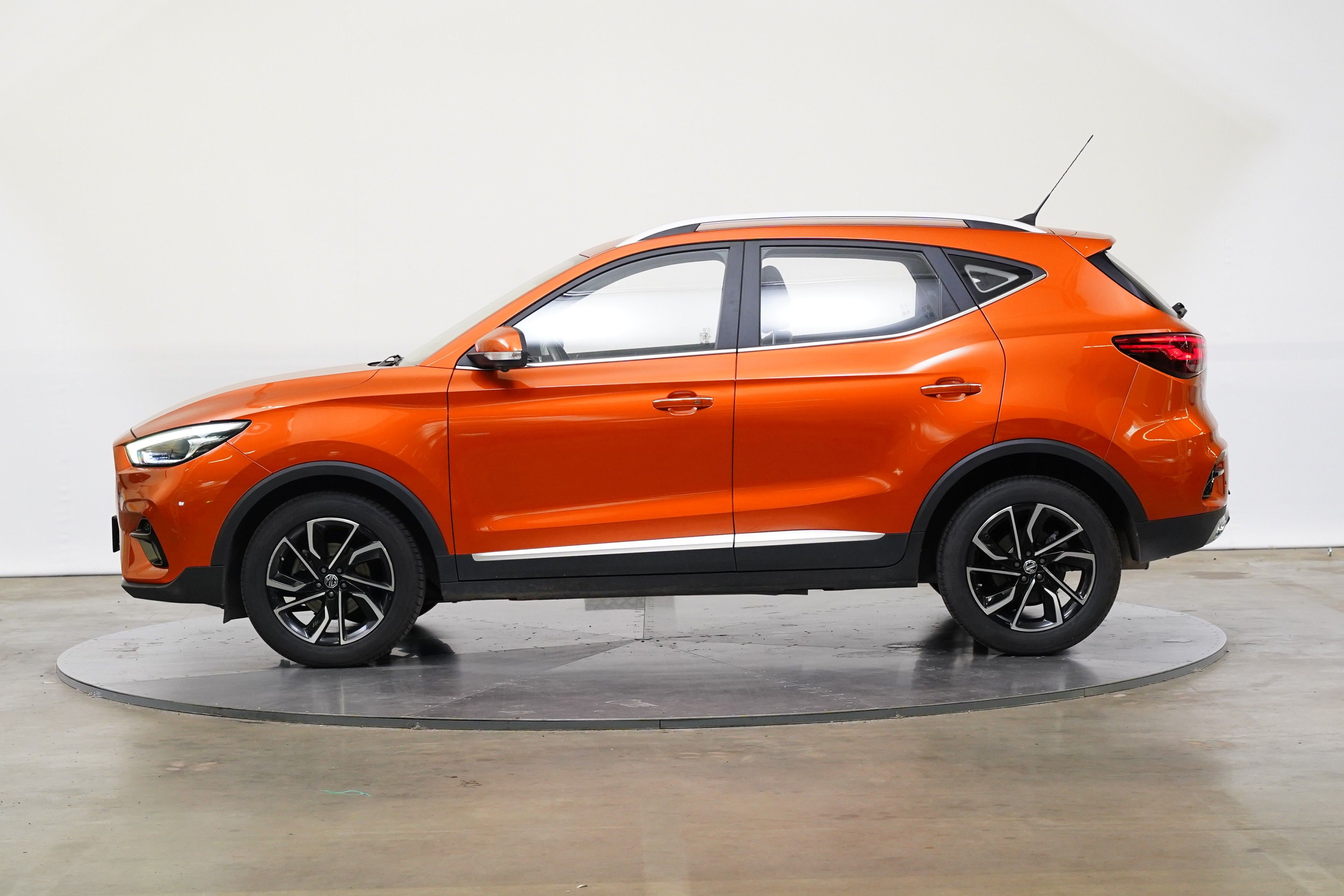 MG ZS, 1.0 TGI 82 kW - fotka 3
