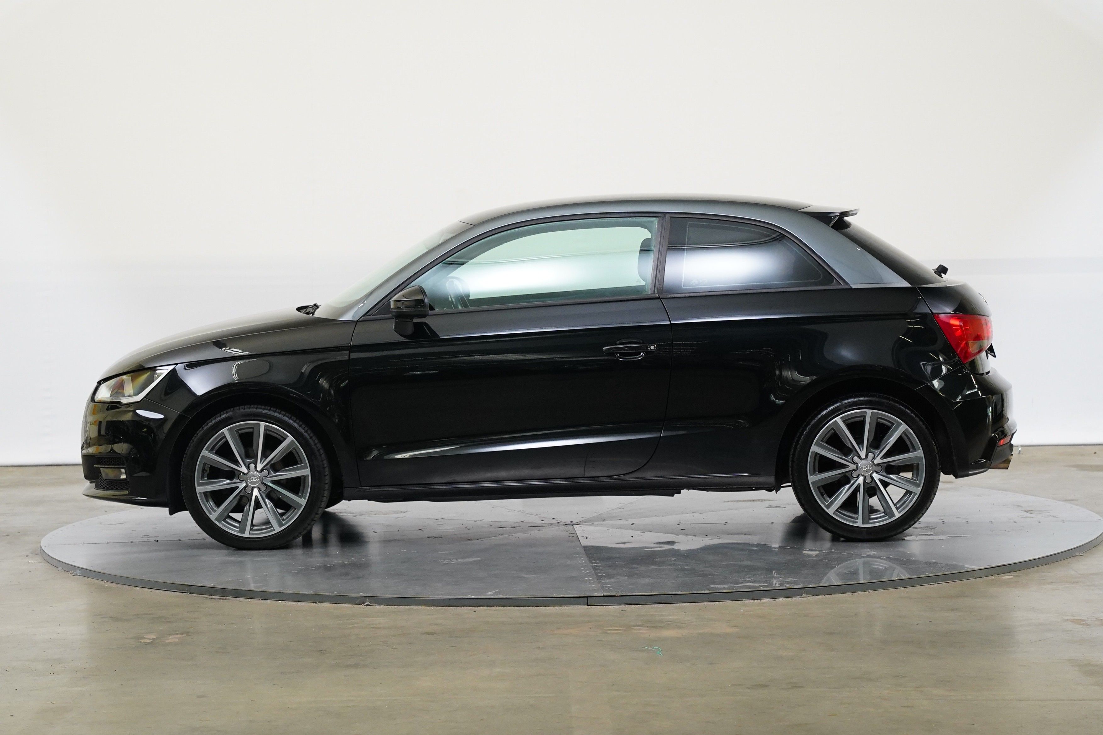 Audi A1, 1.0 TFSI 70 kW Ultra - fotka 3