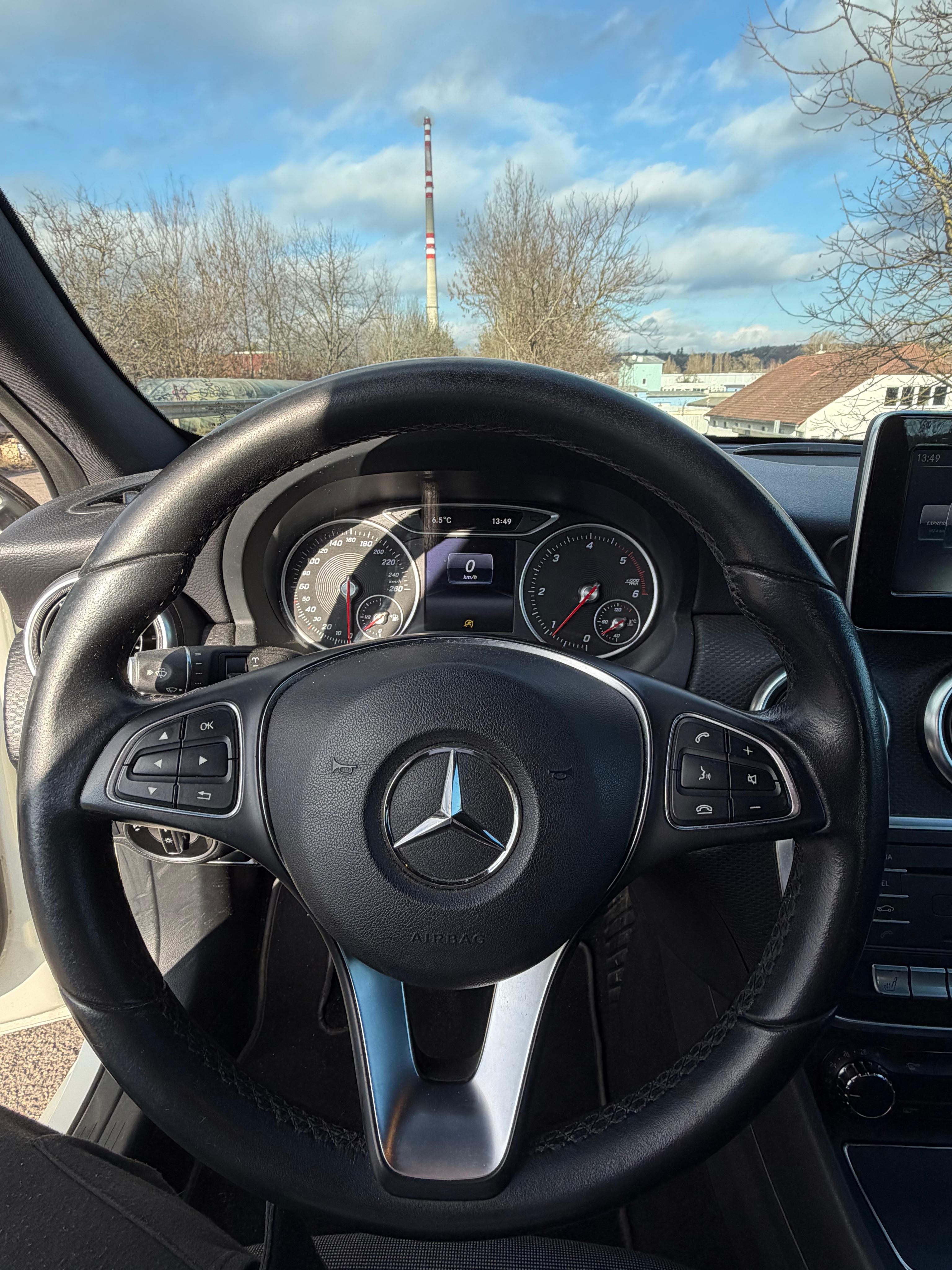 Mercedes-Benz Třídy A, Mercedes-Benz A 180 d Style | - fotka 4