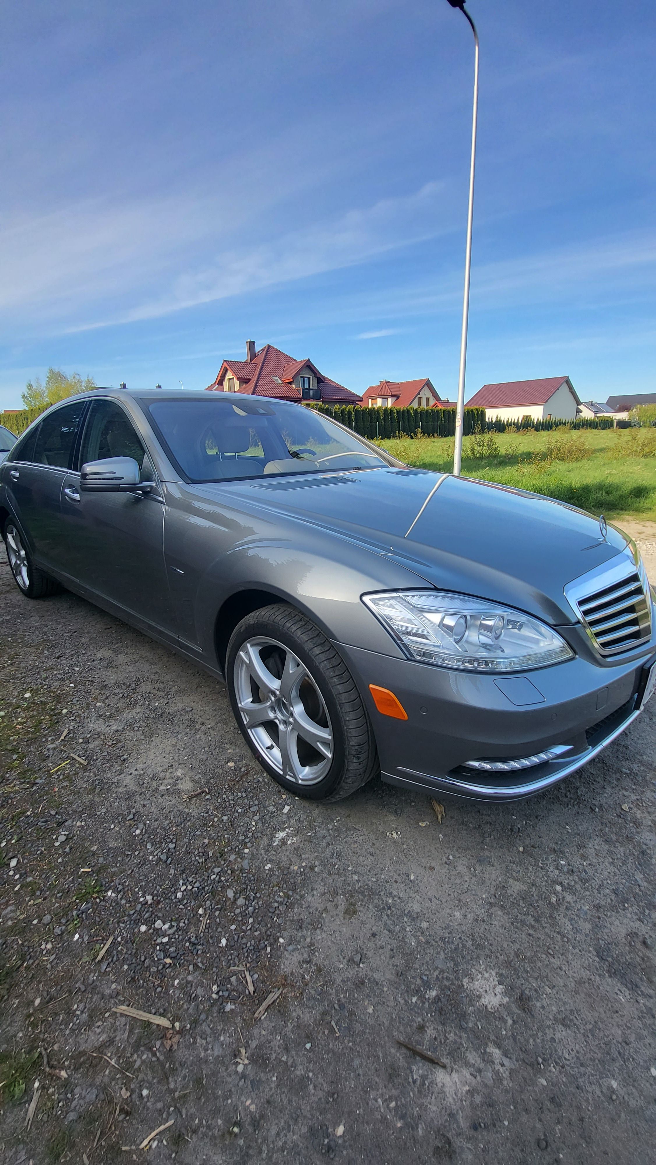Mercedes-Benz Třídy S, Mercedes-Benz S550 4MATIC V8