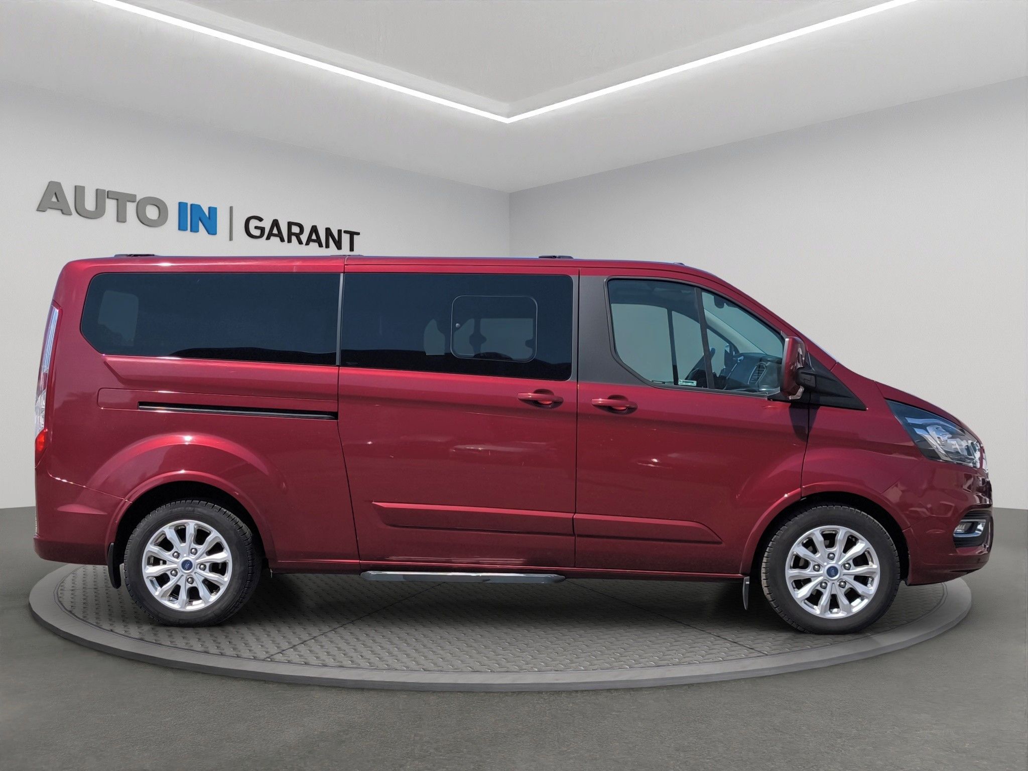 Ford Tourneo Custom, L2 TITANIUM 2.0 EcoBlue 136kW, - fotka 4