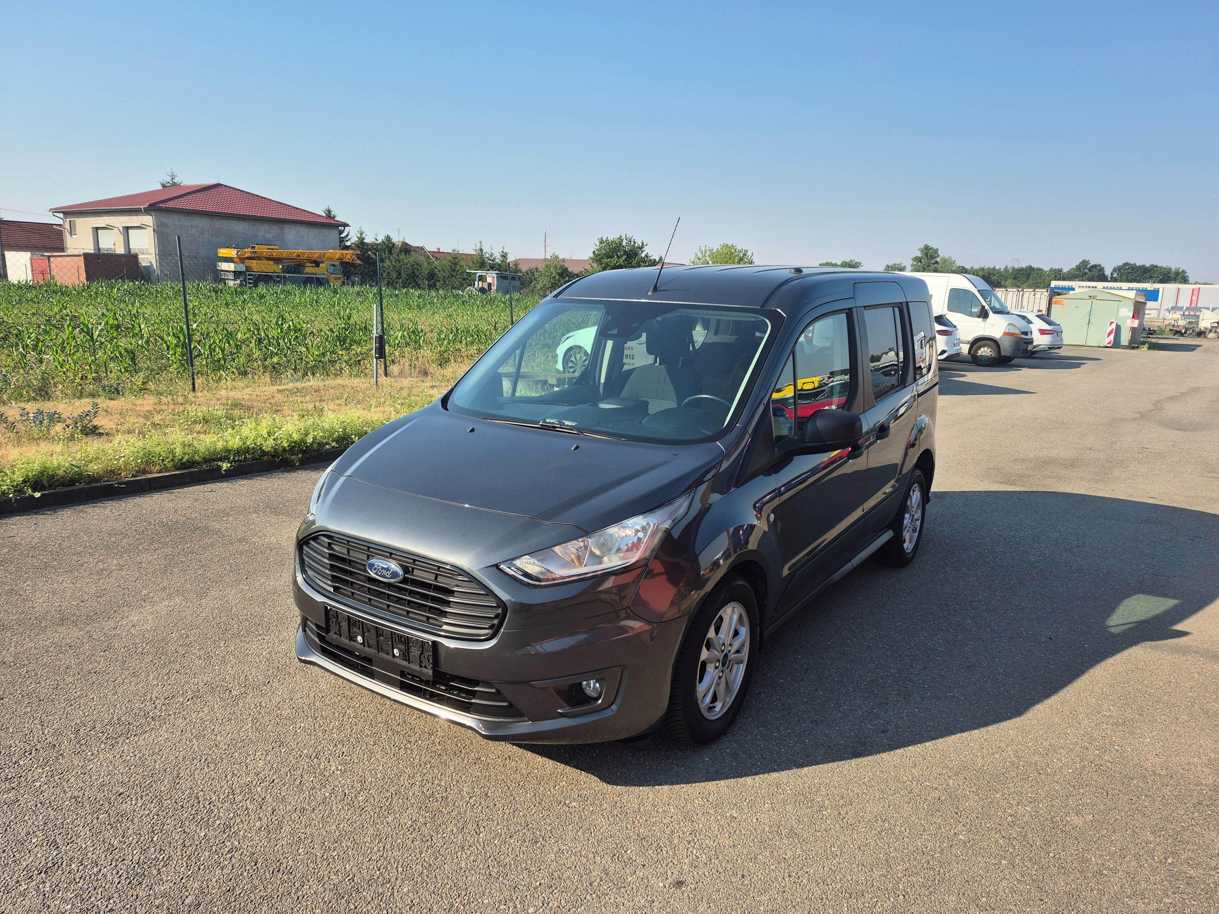 Ford Tourneo Connect, 1,0EB, 74kW, 1.maj, serviska - fotka 3