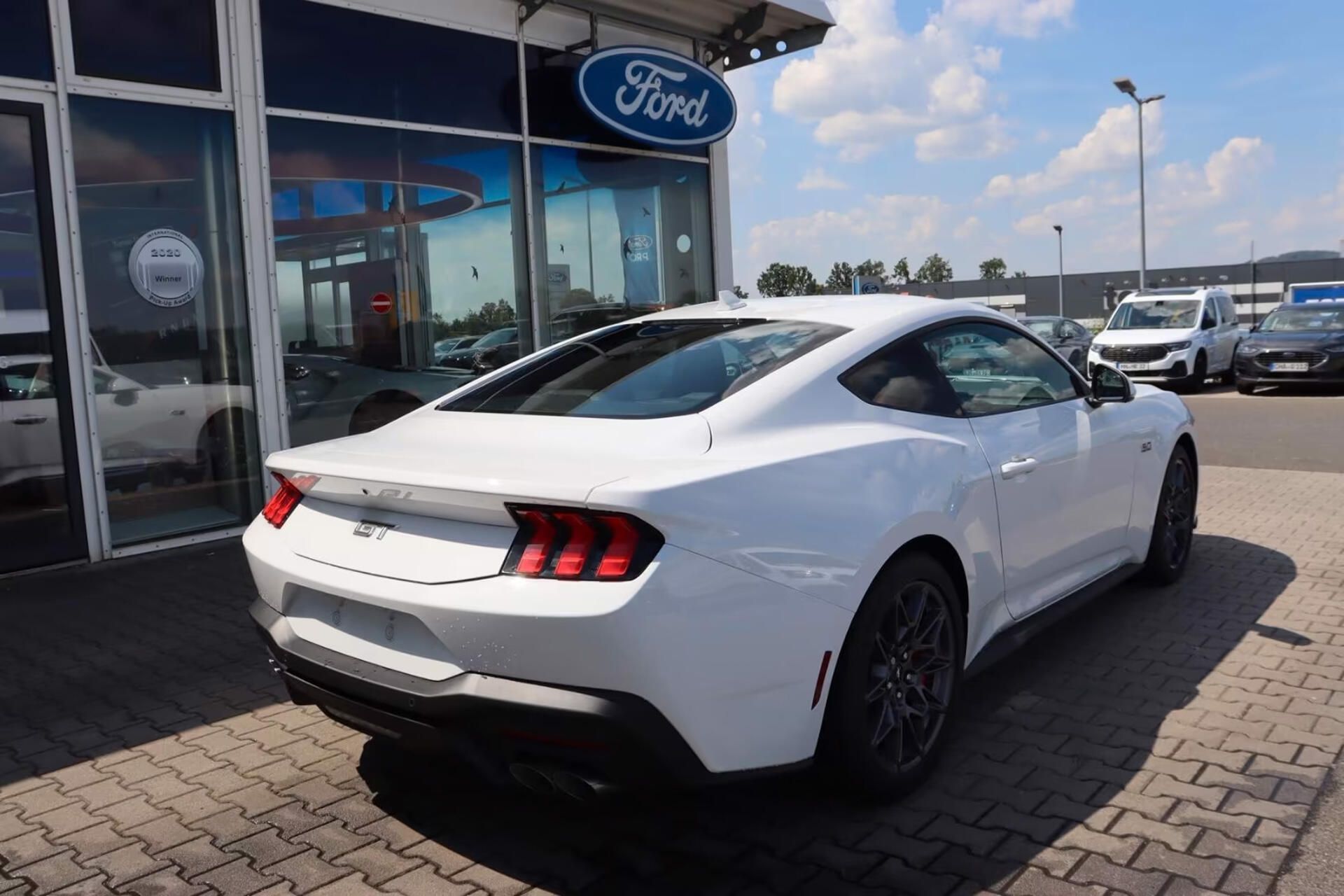 Ford Mustang, Fastback 5.0 MagneRide - fotka 4