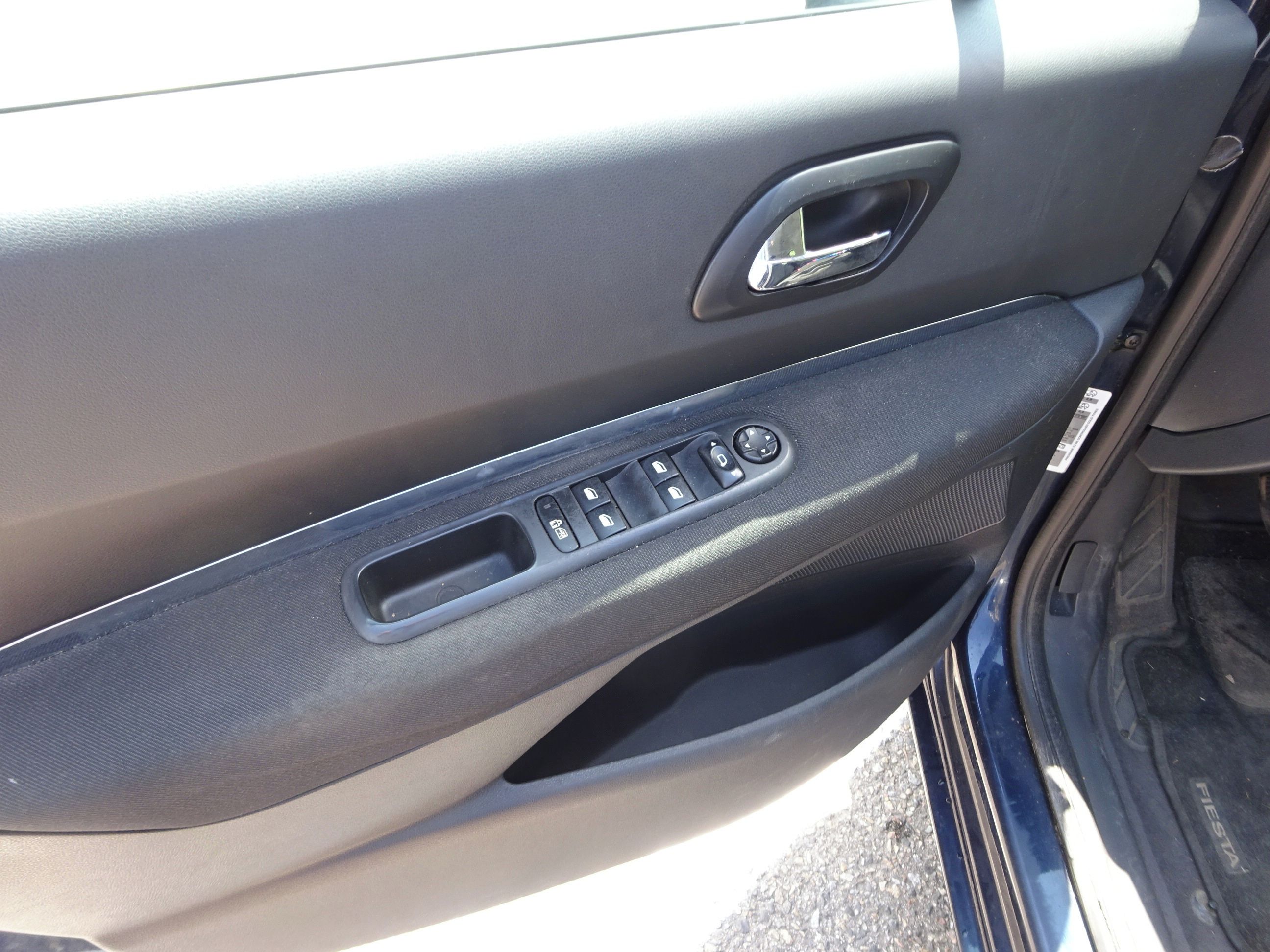 Peugeot 5008, 2.0 HDI (110 KW) - fotka 6