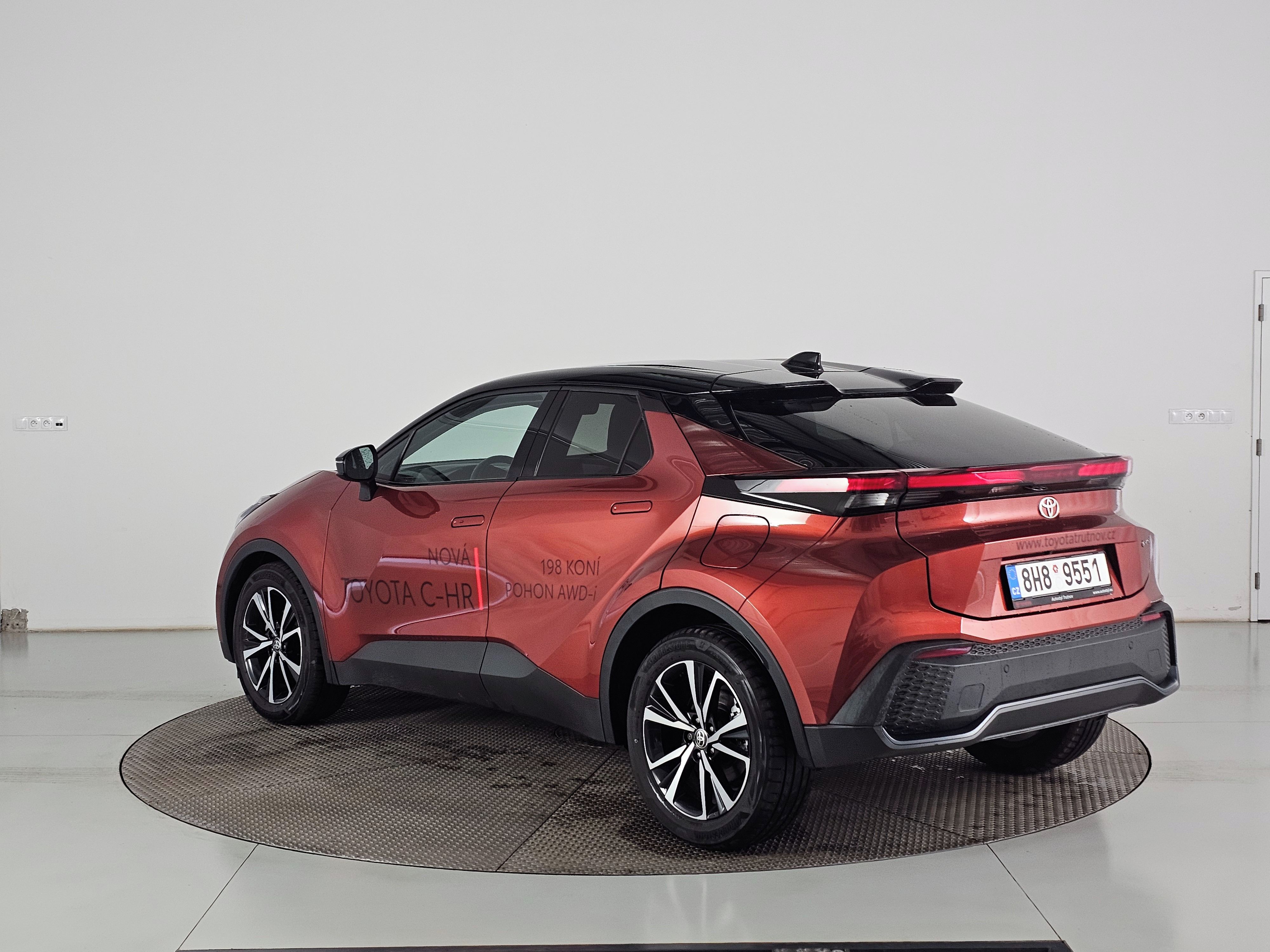 Toyota C-HR, 1.8 HEV 140k Style - fotka 6