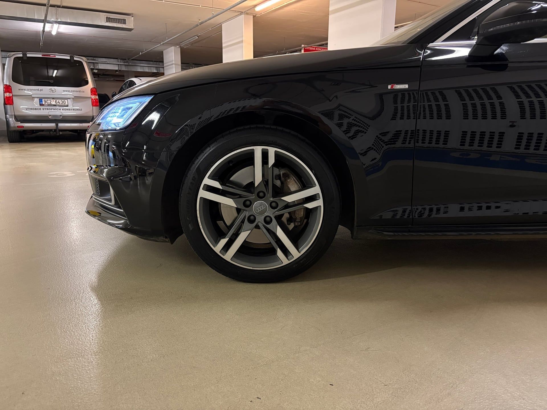 Audi A4 Avant, 2.0 TFSI/S-Tronic/S-Line/ČR - fotka 3