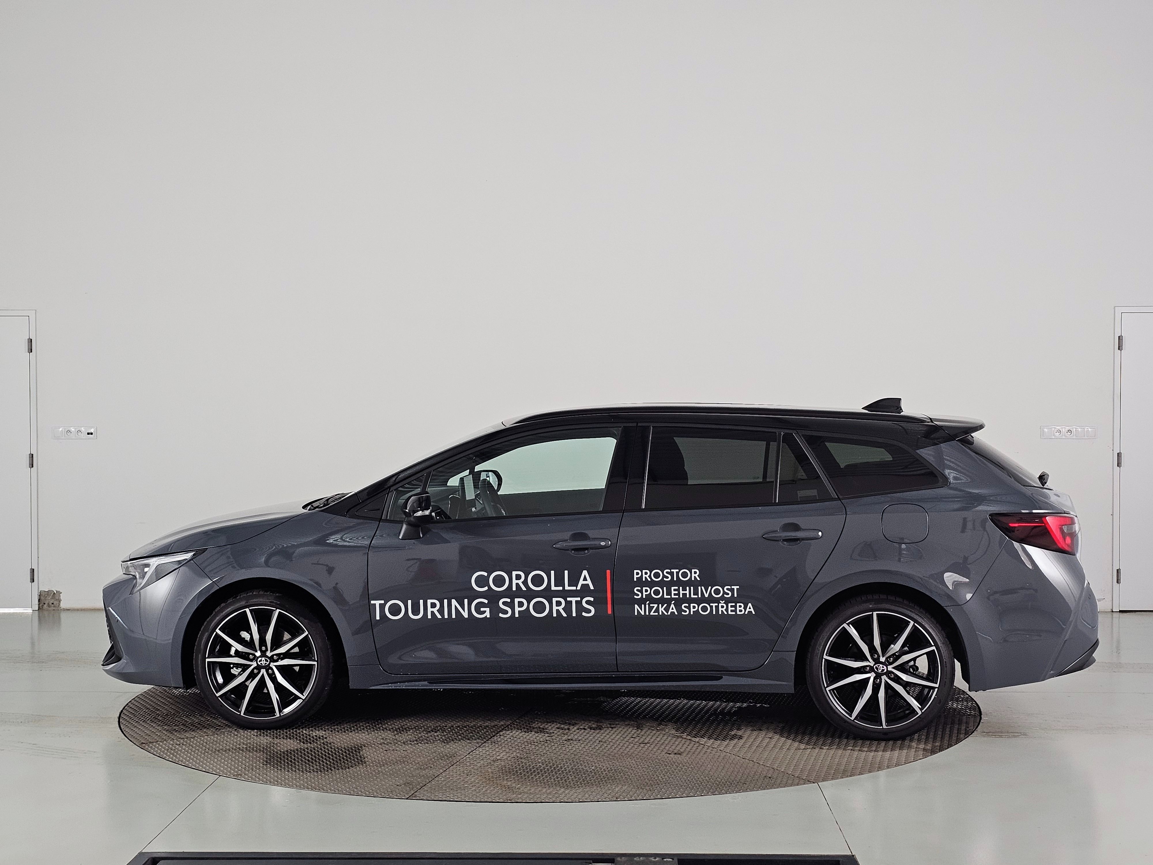 Toyota Corolla, 2.0 HEV 178k GR Sport - fotka 5