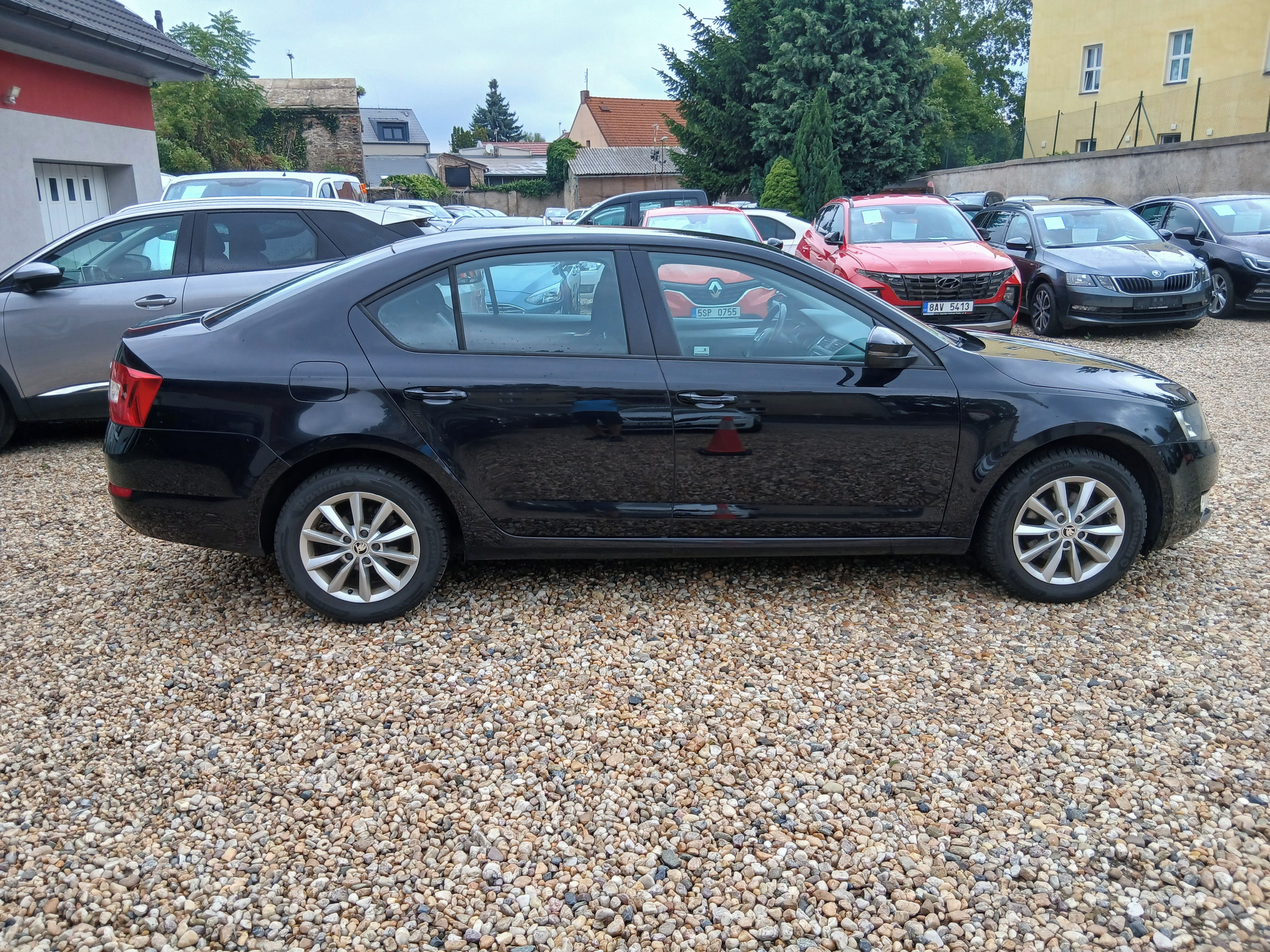 Škoda Octavia, 2.0TDi 110KW DPH, ČR, S.Kniha - fotka 4