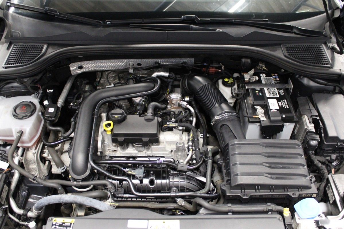 Volkswagen Golf, 1,0 TSI Life 1.majitel CZ - fotka 6