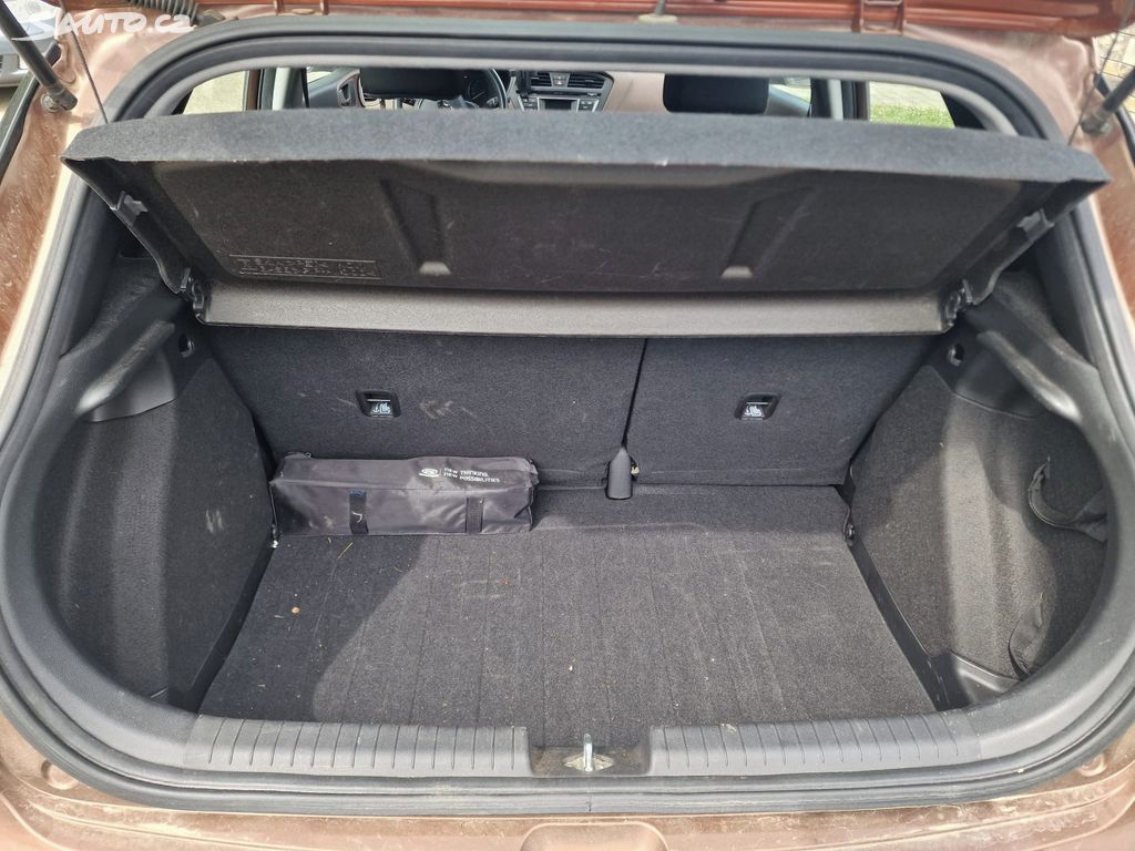 Hyundai i20, KUP CZ,KRÁSNÁ,1.MAJITEL,KOMISE - fotka 6