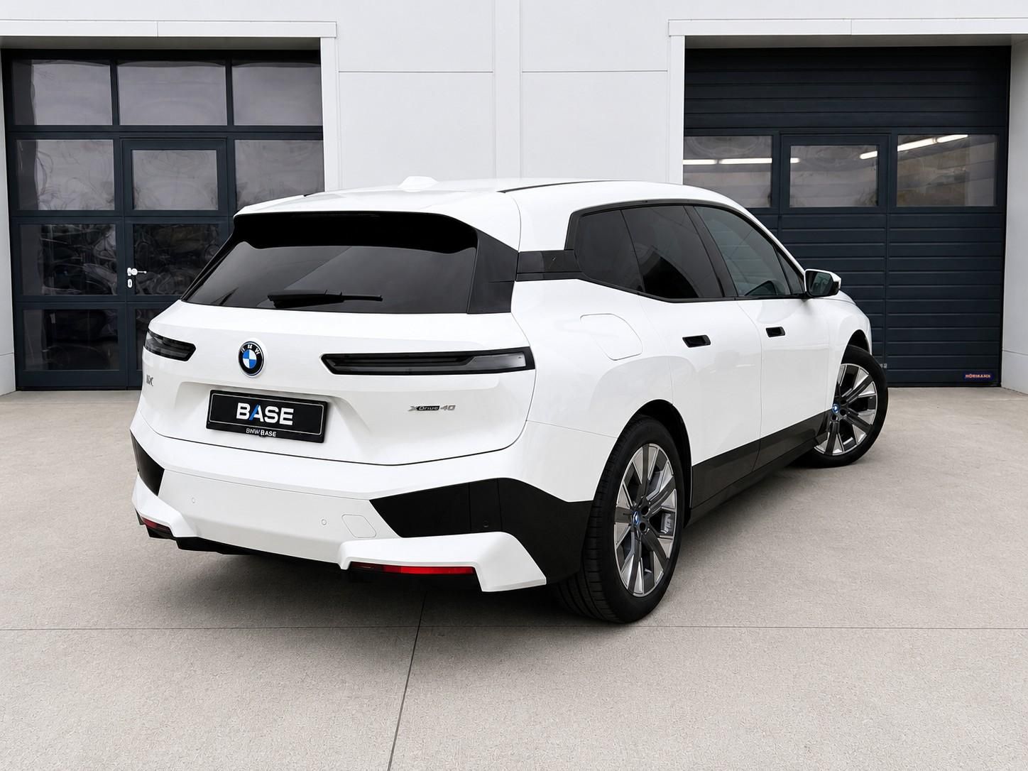 BMW iX, xDrive40 Sport Paket - fotka 5