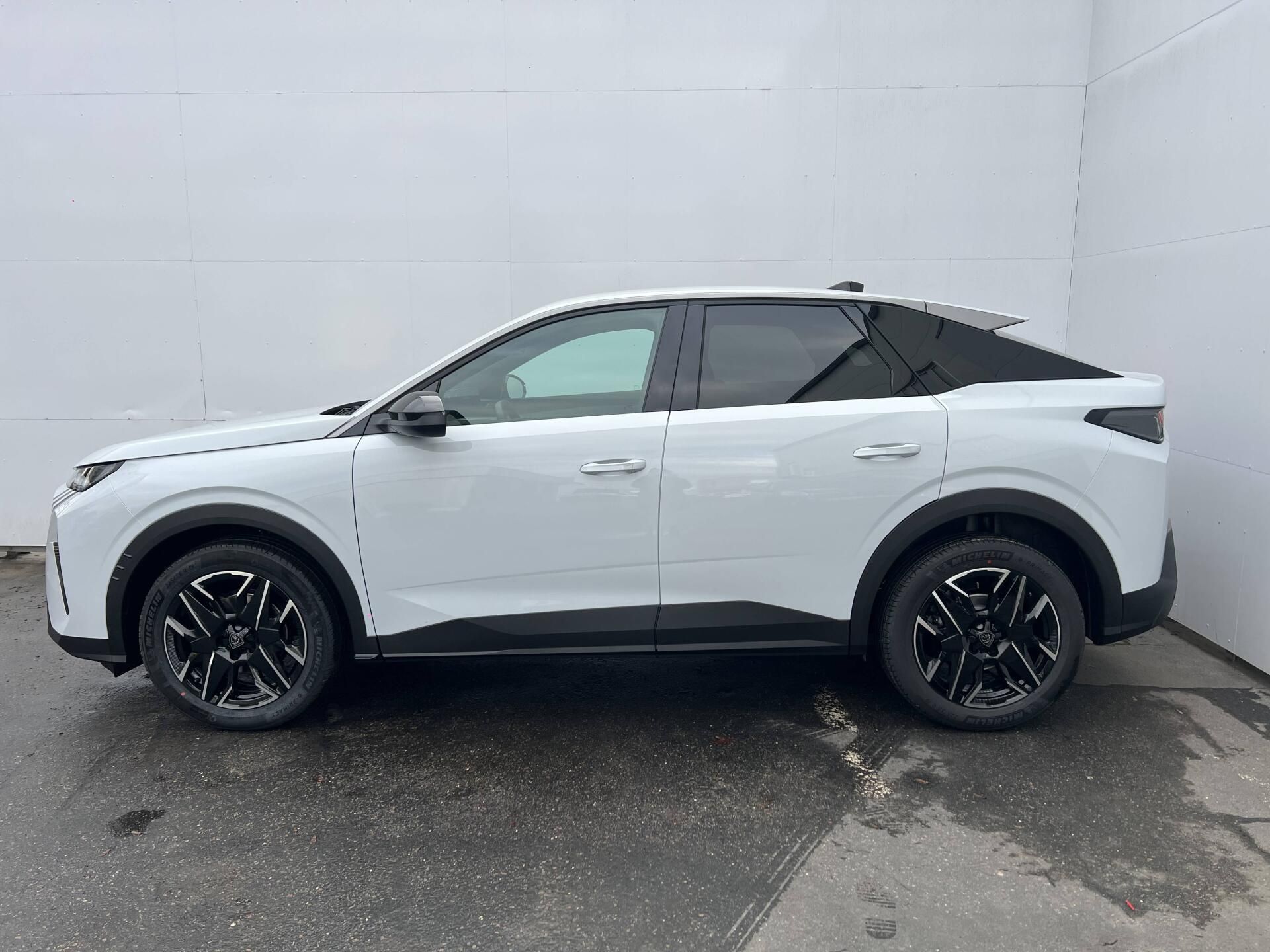 Peugeot 3008, ALLURE Hybrid e-DCS6 1,2 - fotka 3