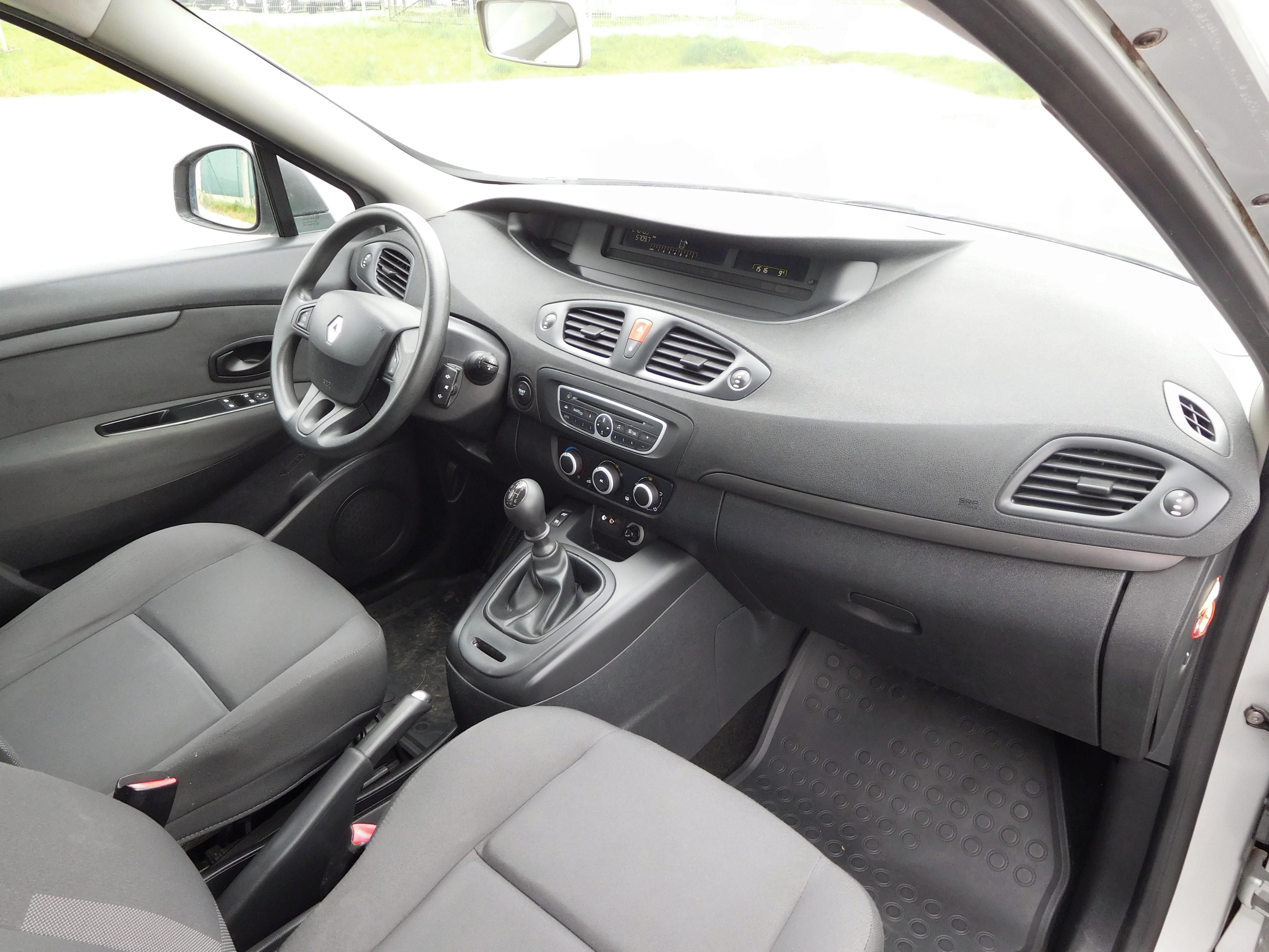 Renault Grand Scénic, 1.6i 16V, 81 kW, Klima - fotka 5