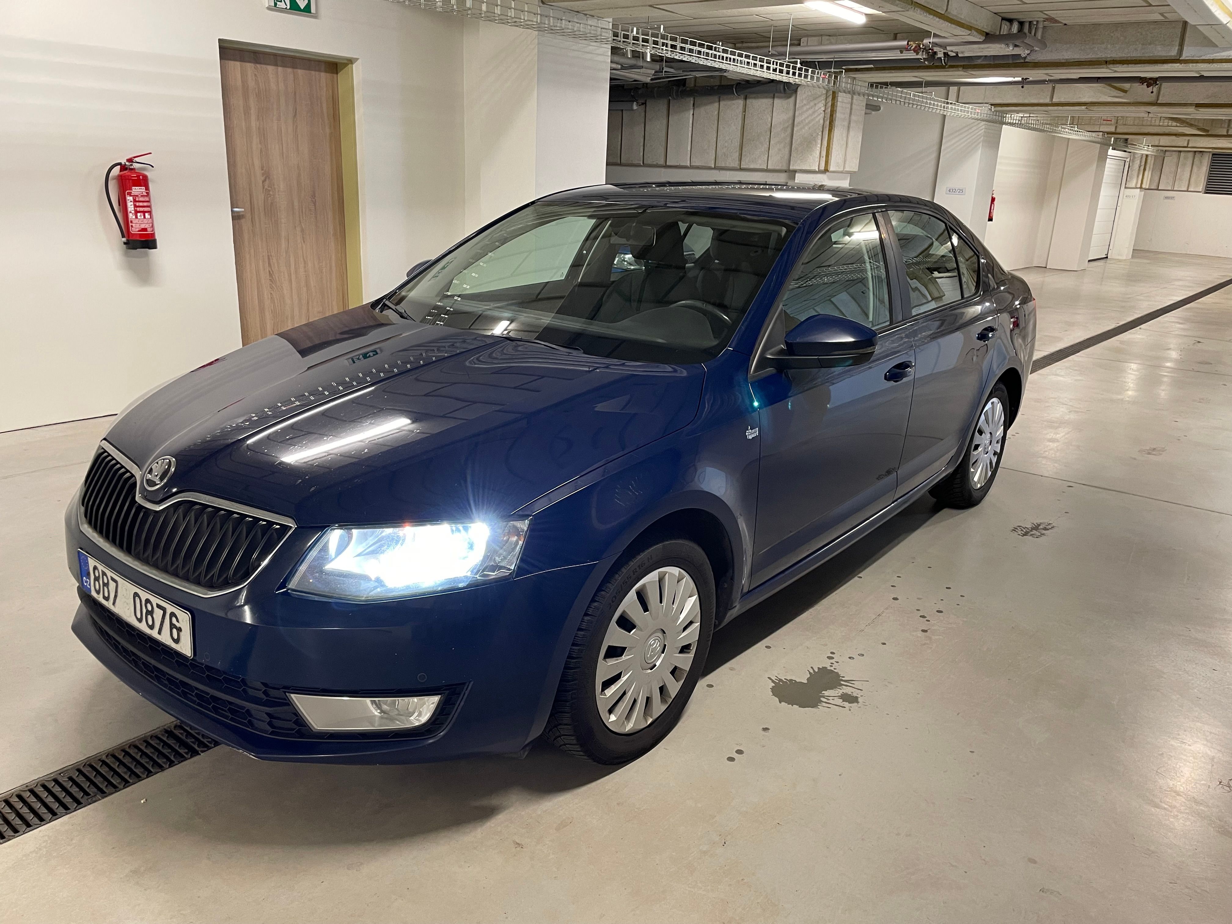 Škoda Octavia, 2.0 TDI - plná výbava - fotka 4