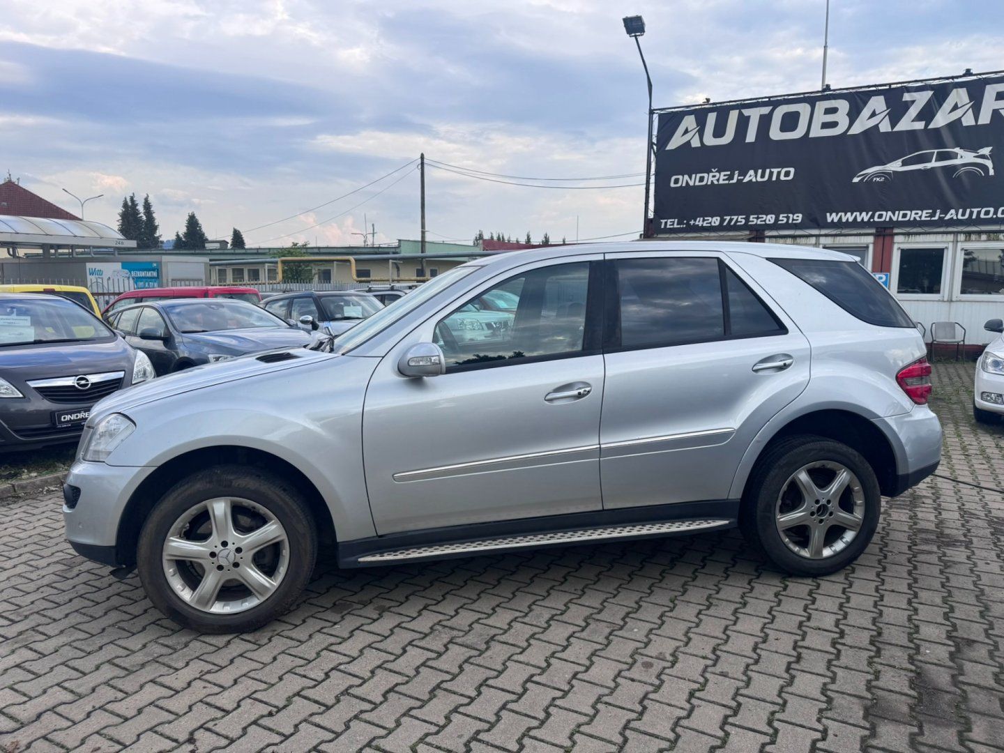 Mercedes-Benz ML, 320 3,0CDI 165KW JINÝ MOTOR - fotka 3