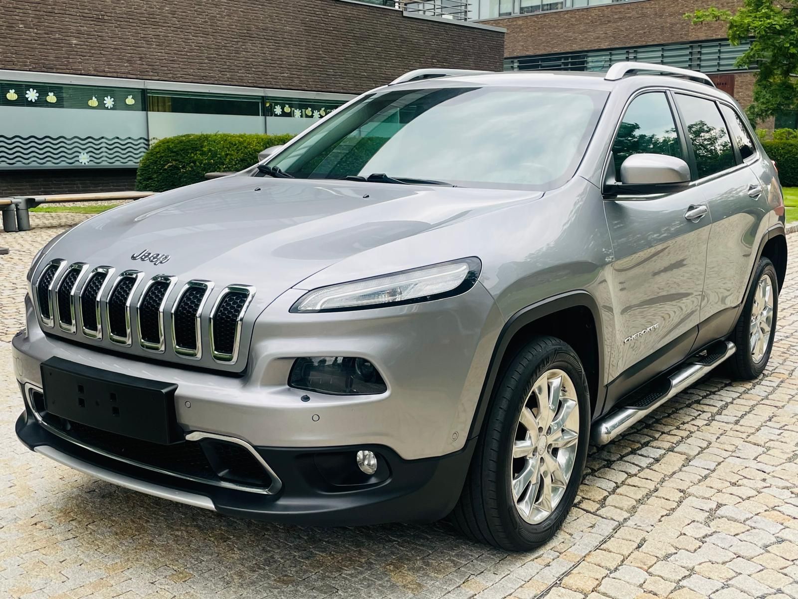 Jeep Cherokee, 2.2D 4x4 AUT KAMERA TAŽNÉ LED - fotka 3