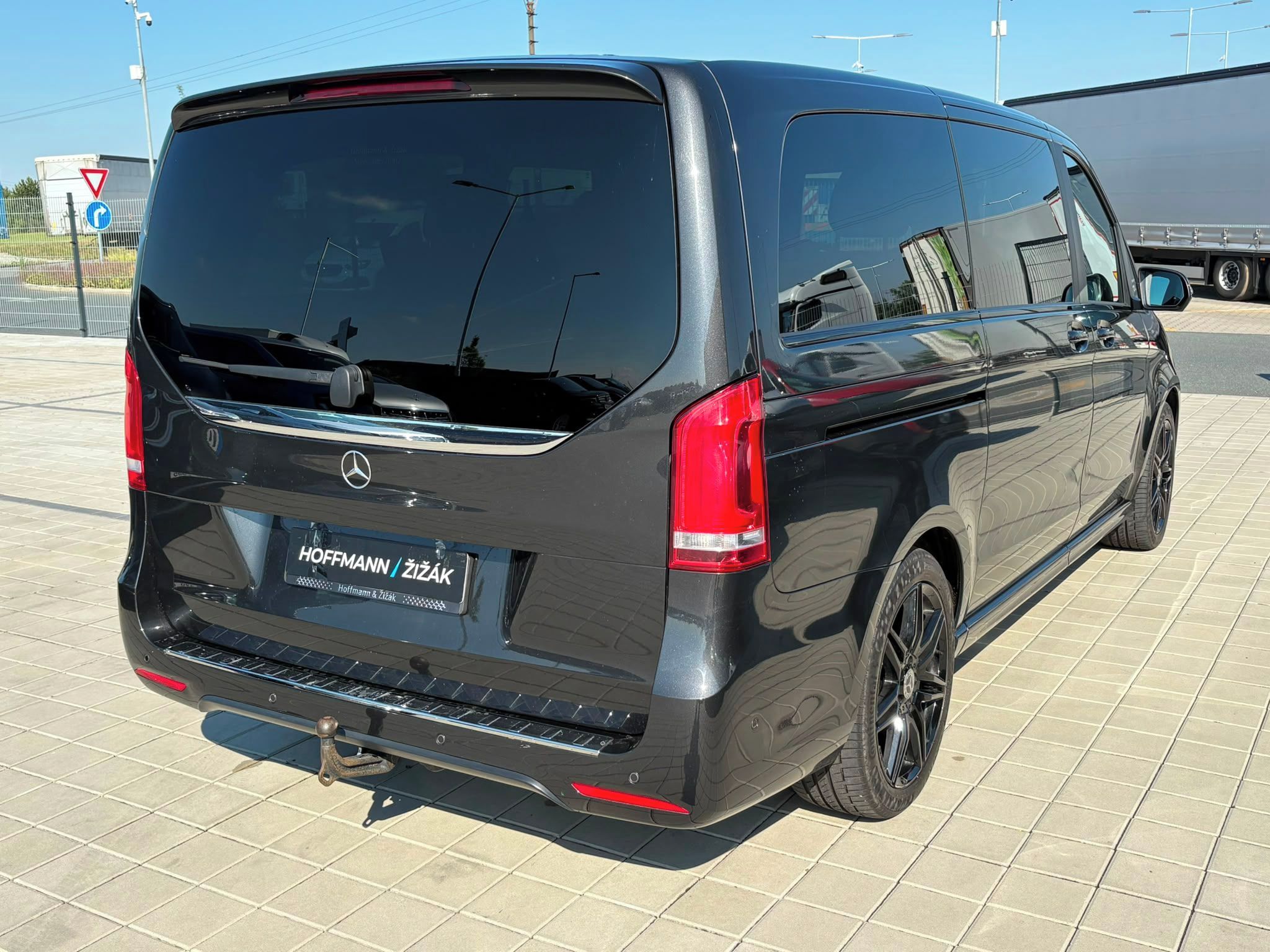 Mercedes-Benz Třídy V, 300d AMG Long 4Matic DPH CZ - fotka 5
