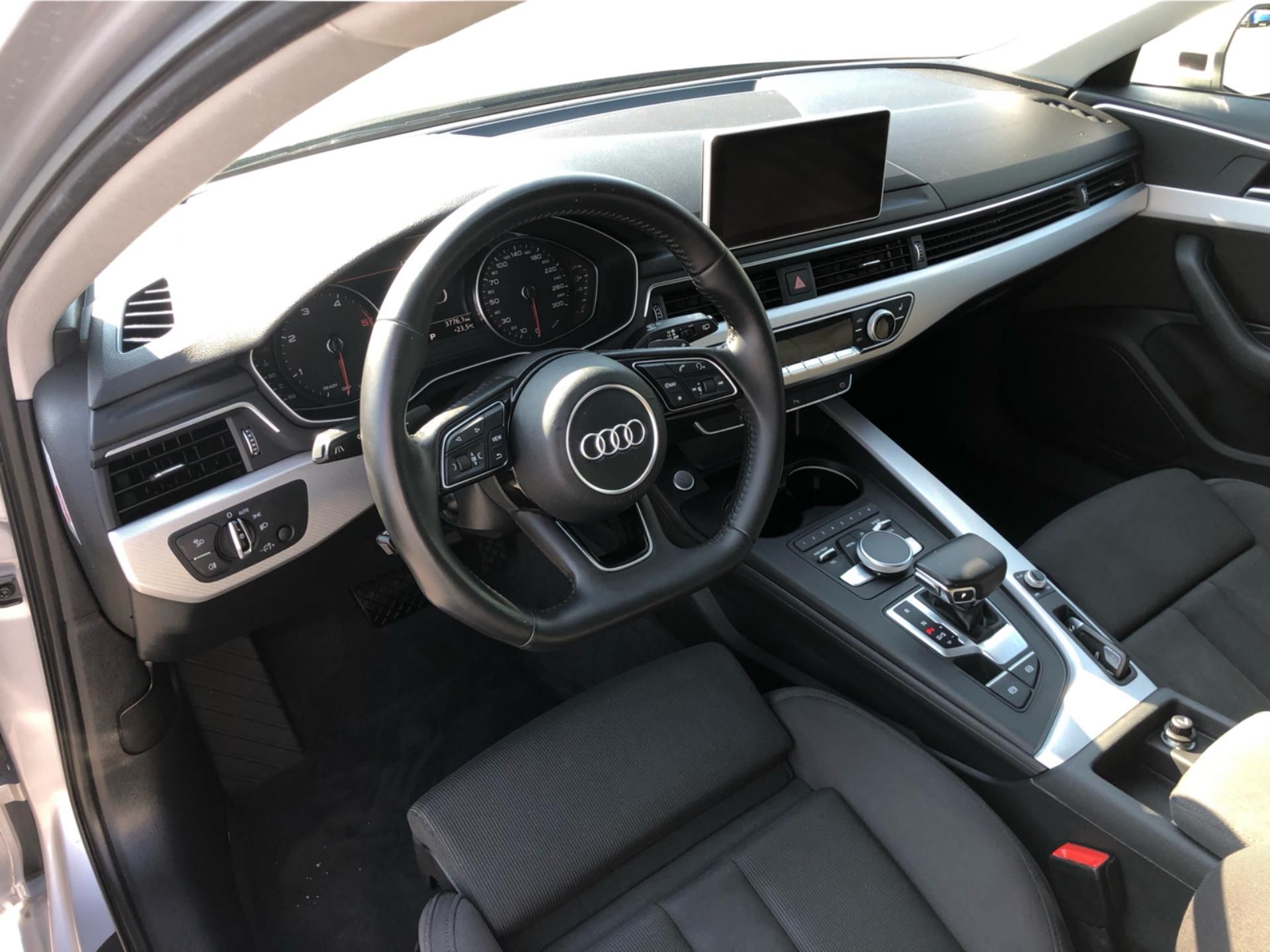 Audi A4 Avant, 2.0 TDI - fotka 5